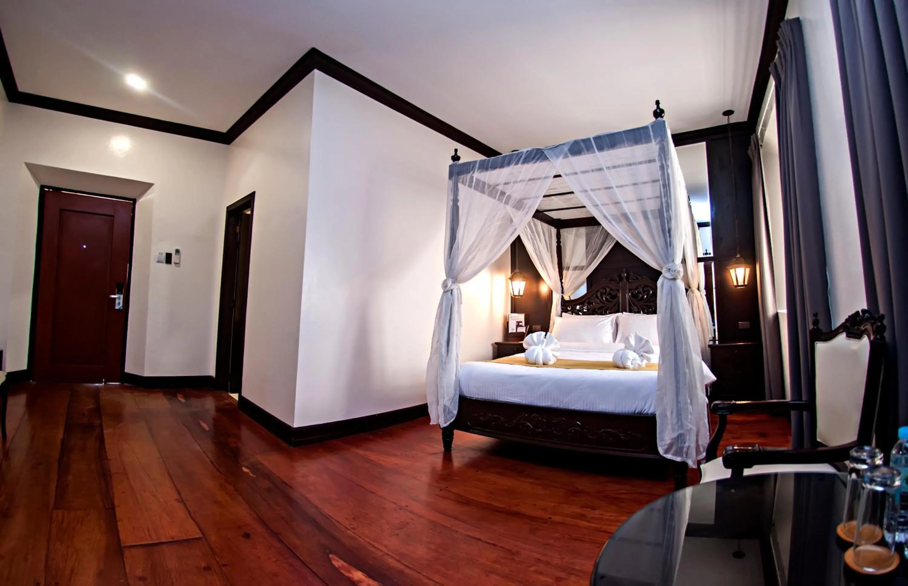 Bed in Vigan Plaza Hotel