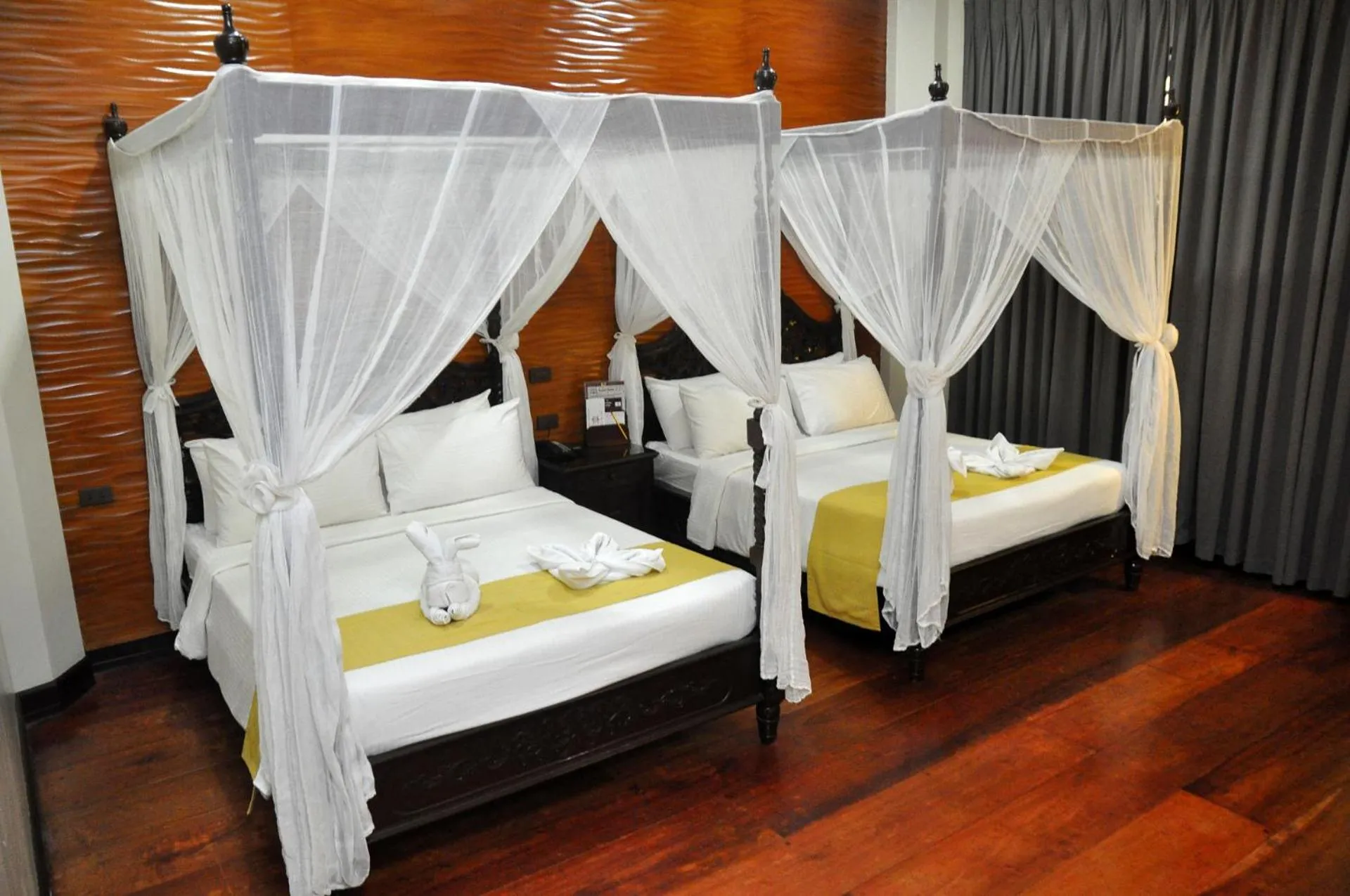 Bed in Vigan Plaza Hotel