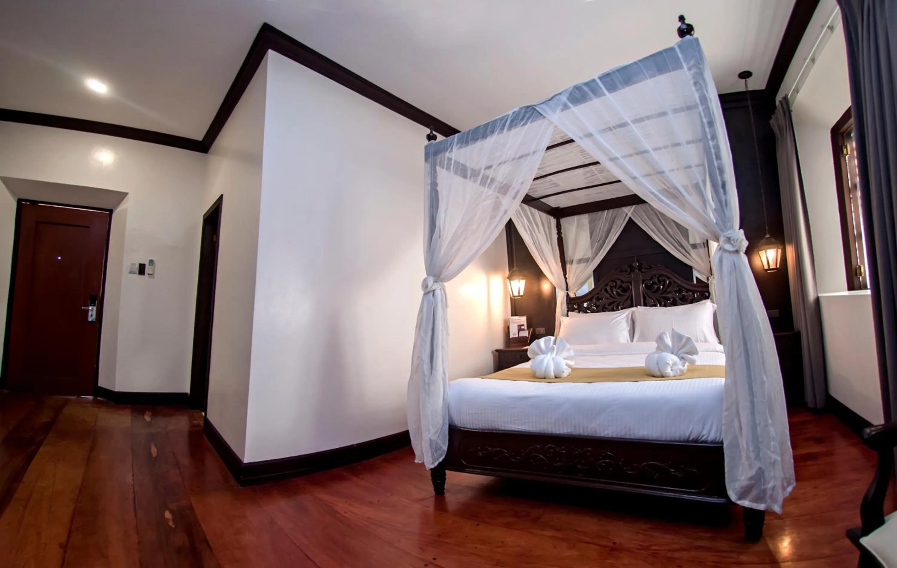 Bed in Vigan Plaza Hotel