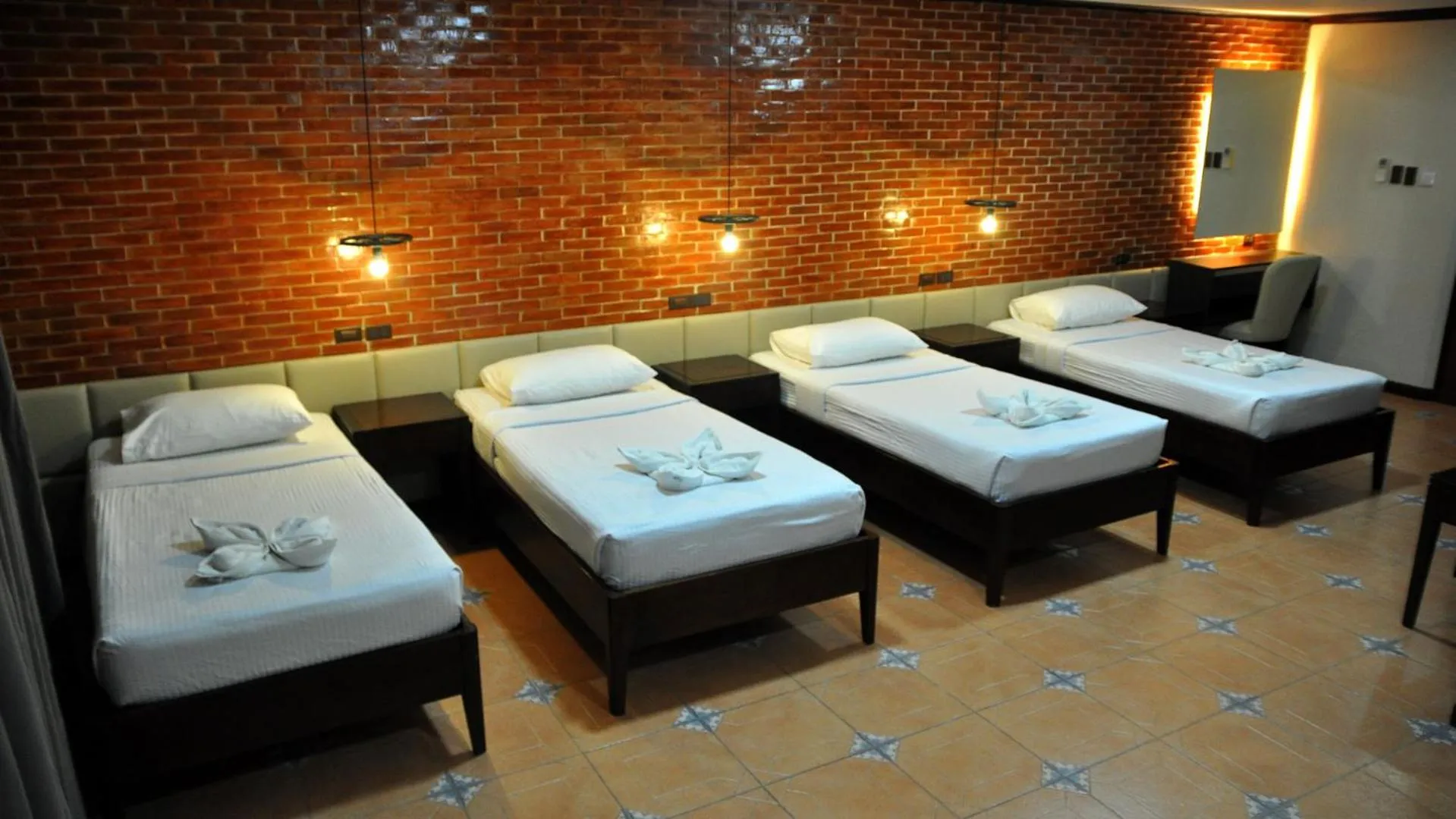 Bed in Vigan Plaza Hotel