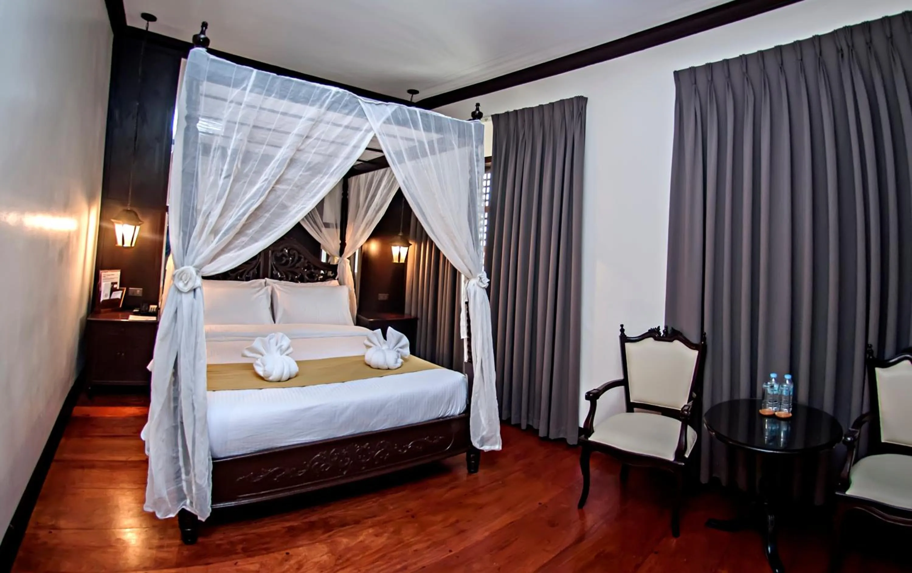 Bed in Vigan Plaza Hotel