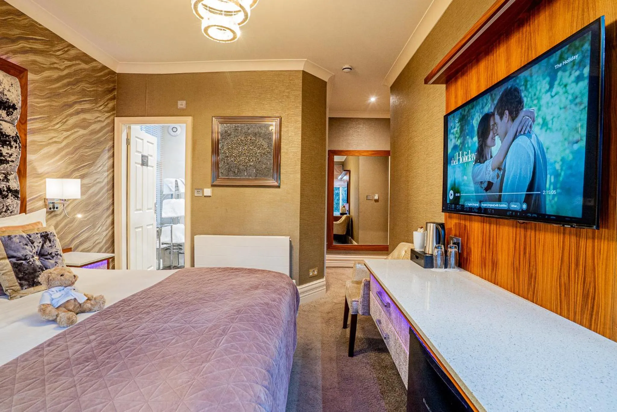 TV and multimedia, Bed in The Cranleigh Boutique