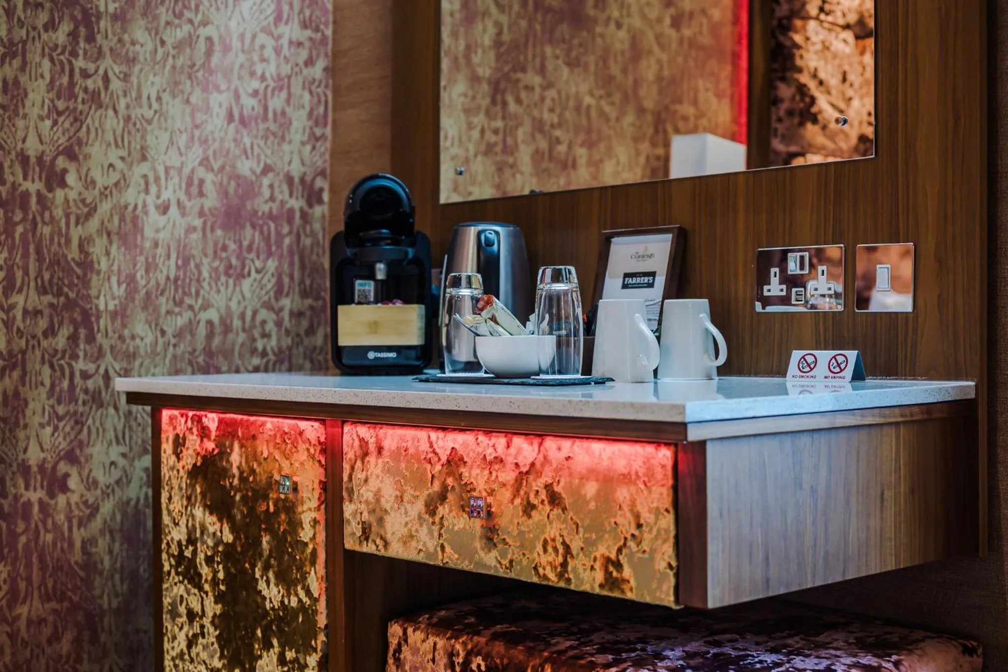 Coffee/tea facilities in The Cranleigh Boutique