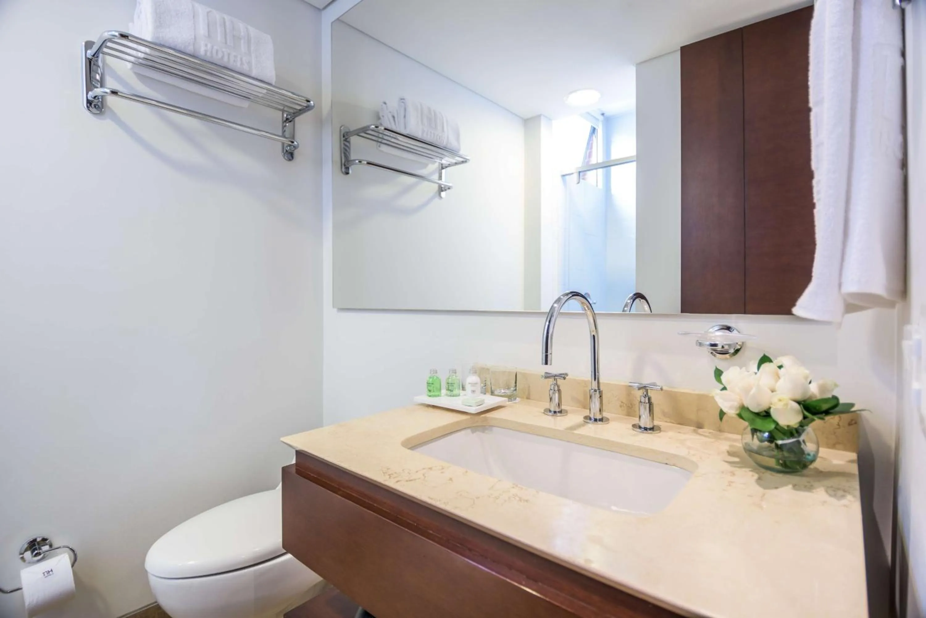 Bathroom in NH Bogota Urban 93 Royal