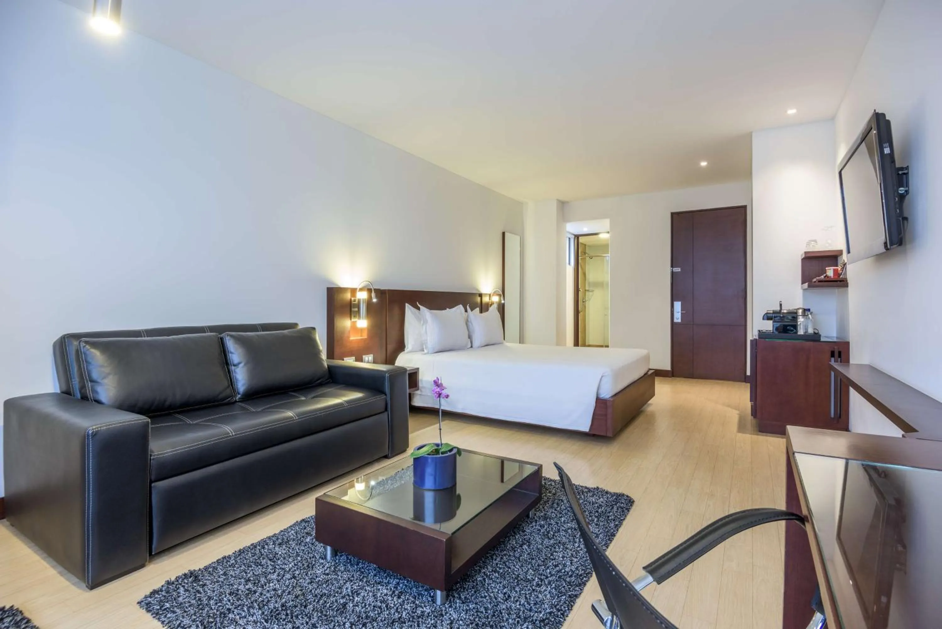 Bedroom, Bed in NH Bogota Urban 93 Royal