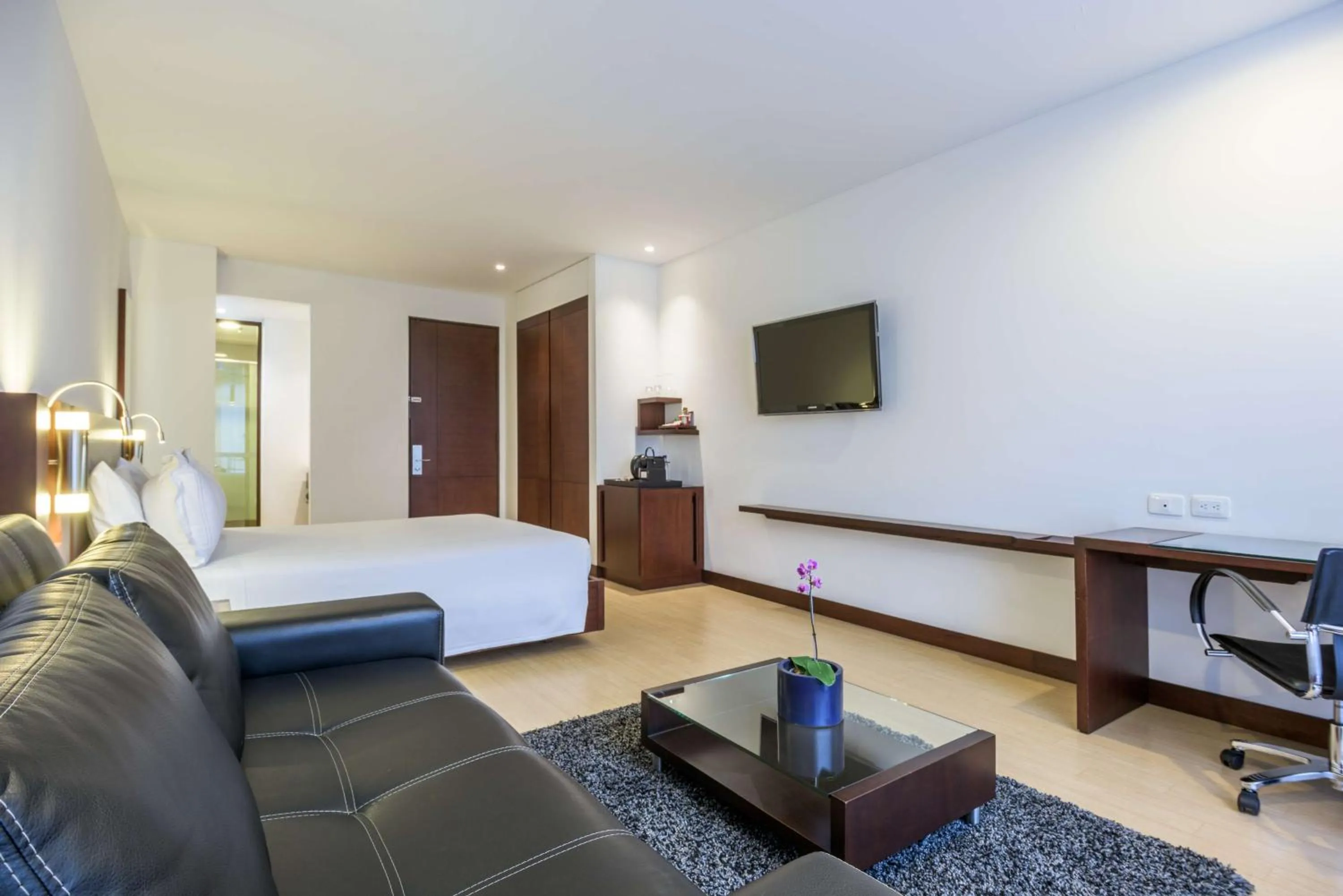 Bedroom, Bed in NH Bogota Urban 93 Royal