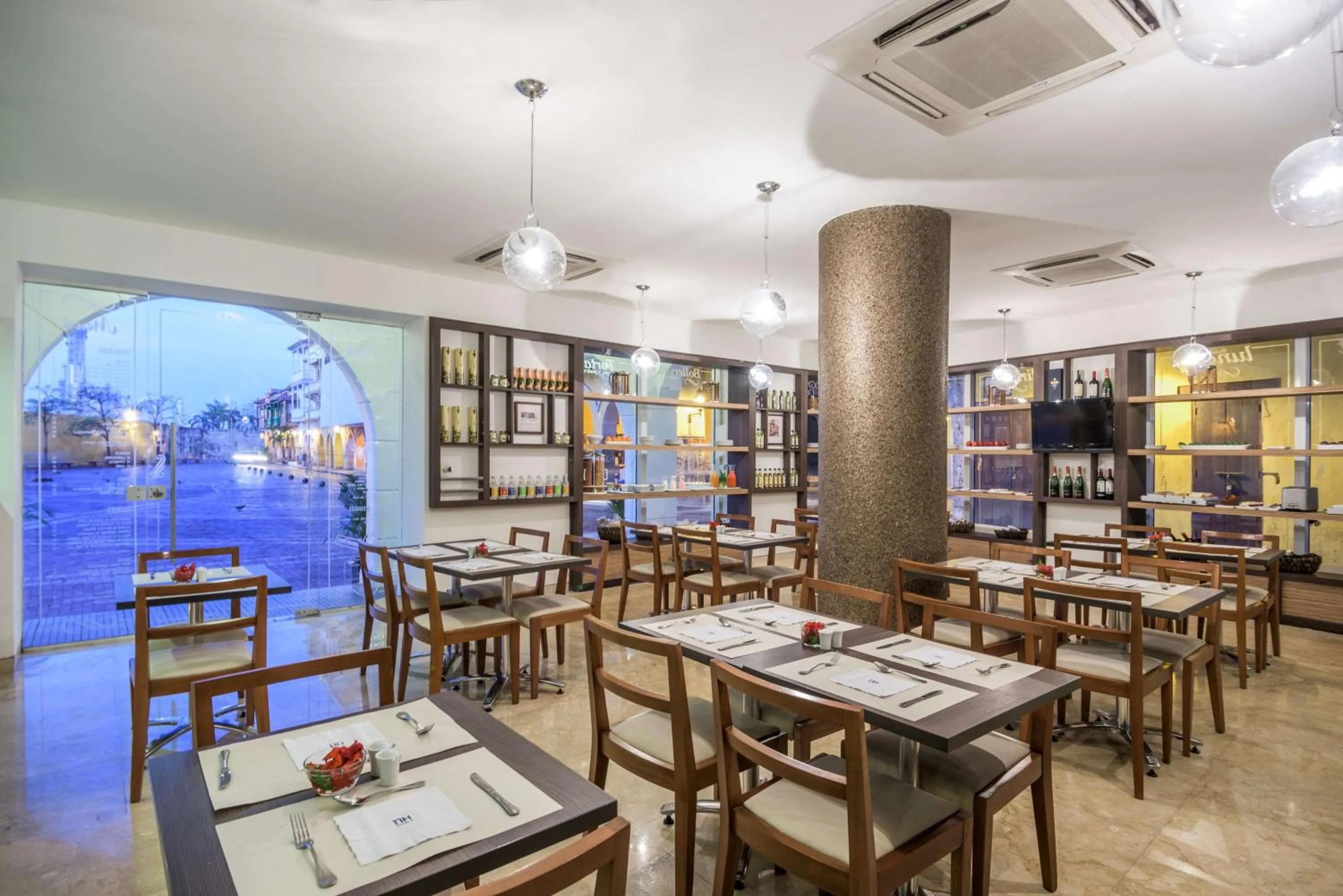 Restaurant/places to eat in NH Royal Urban Cartagena