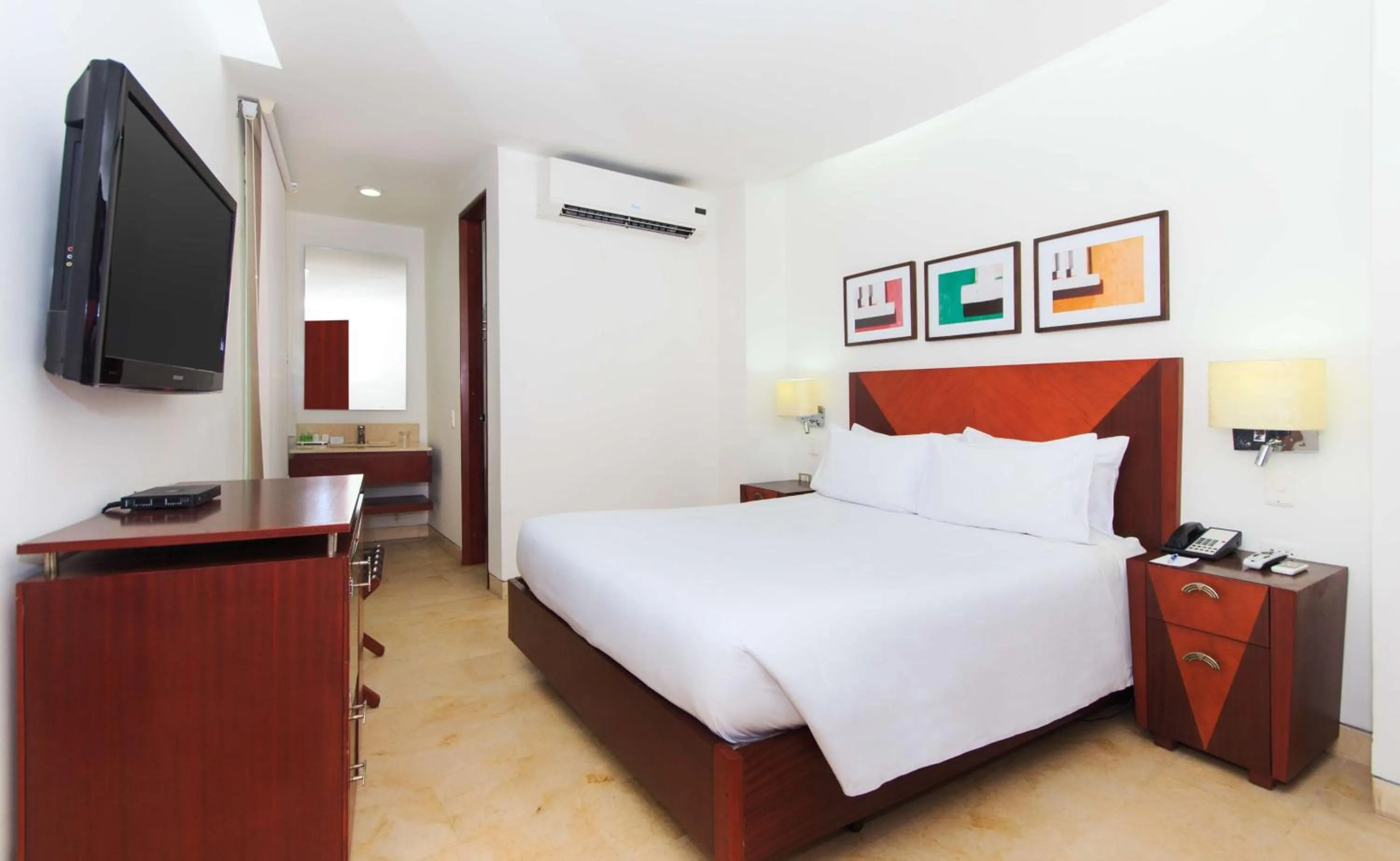 Bedroom, Bed in NH Royal Urban Cartagena