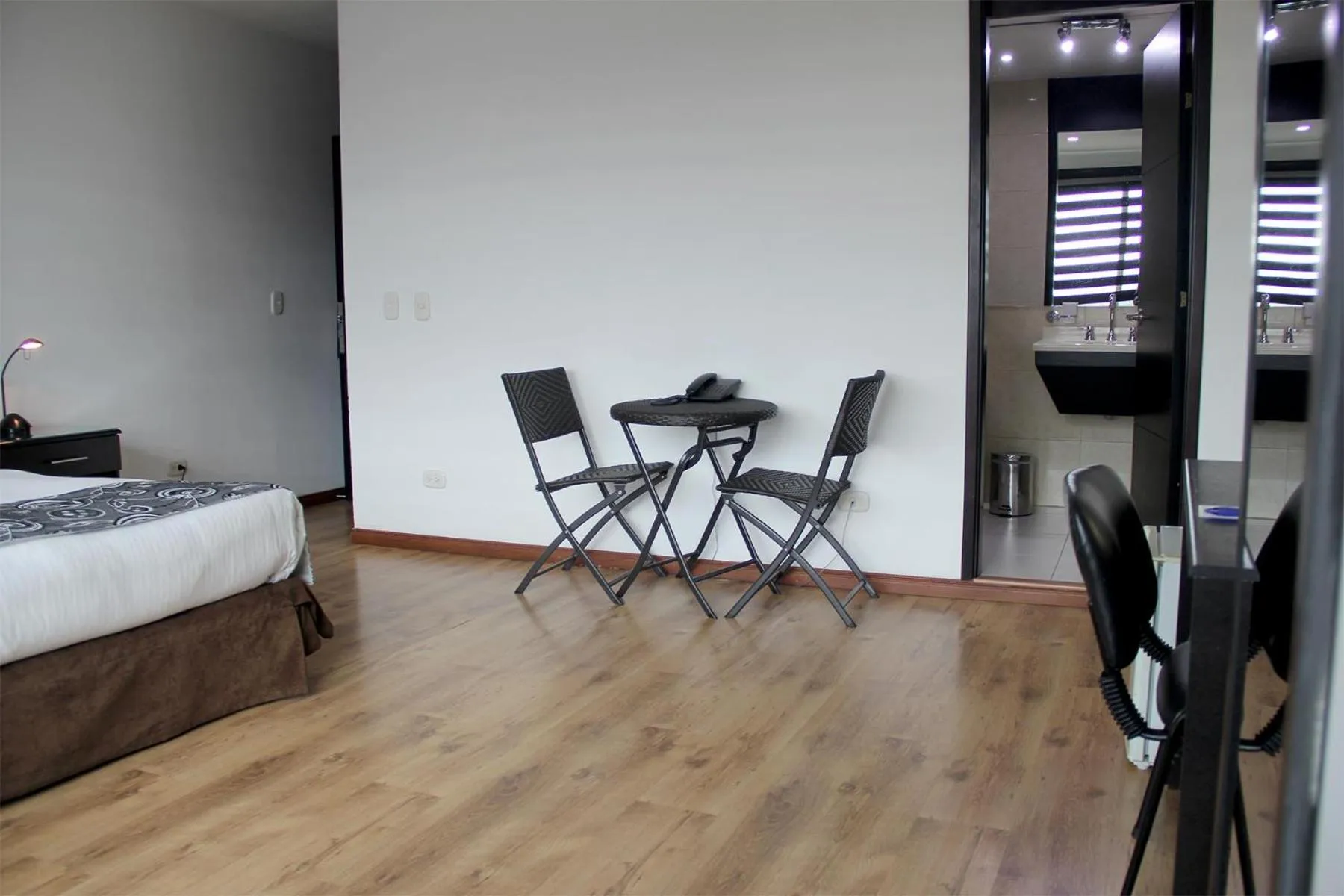 Bird's eye view, Bed in Hotel Santafe Real