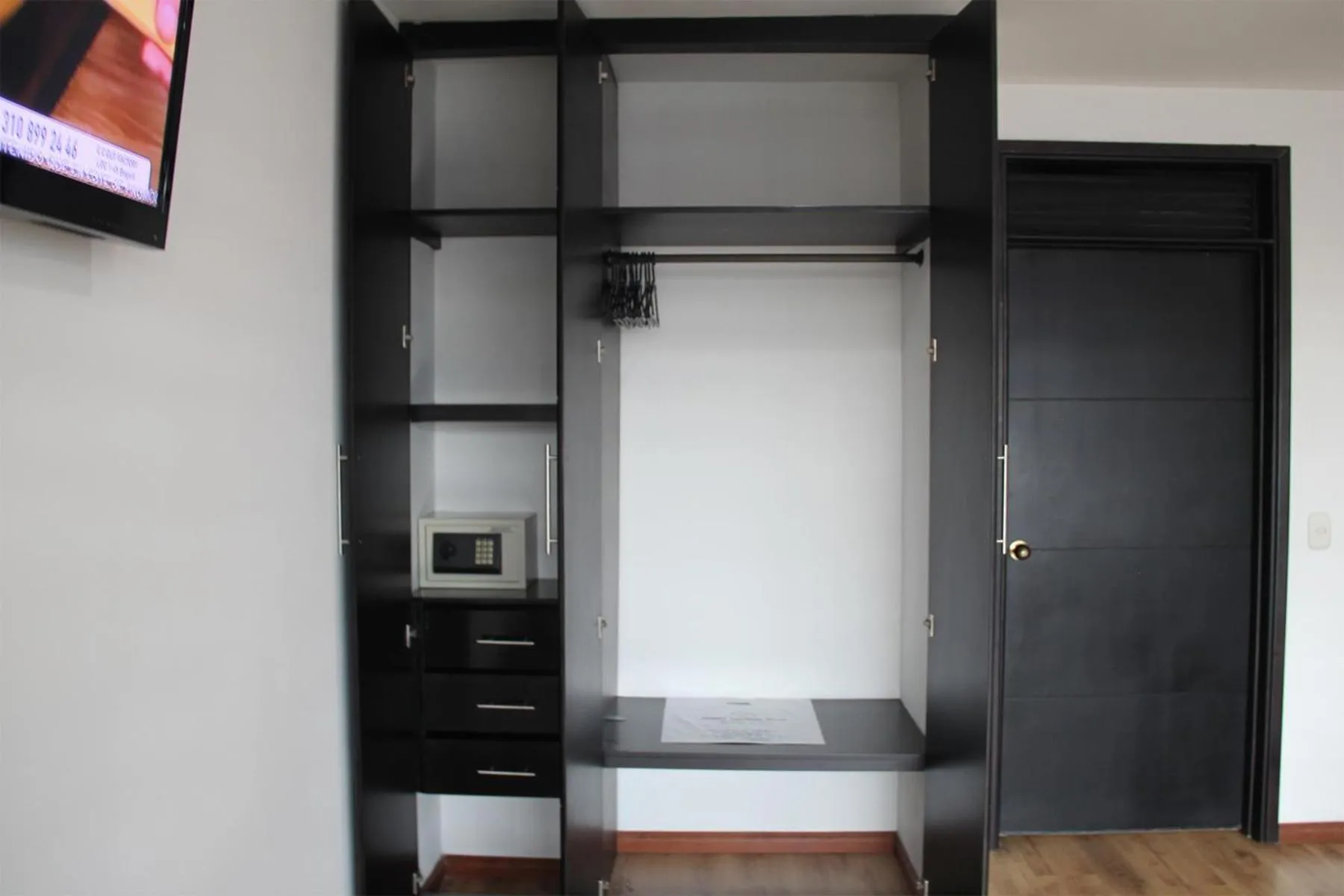 Decorative detail in Hotel Santafe Real