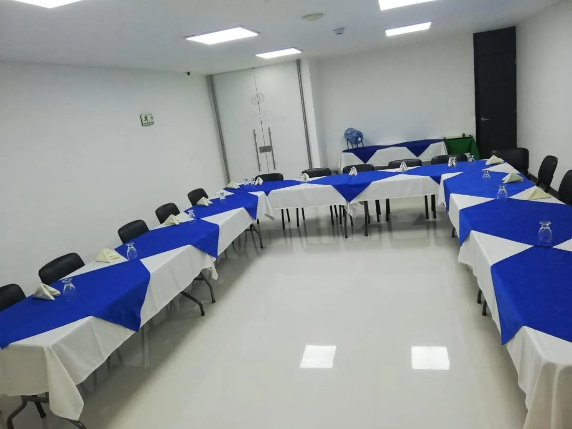 Business facilities in Hotel Santafe Real