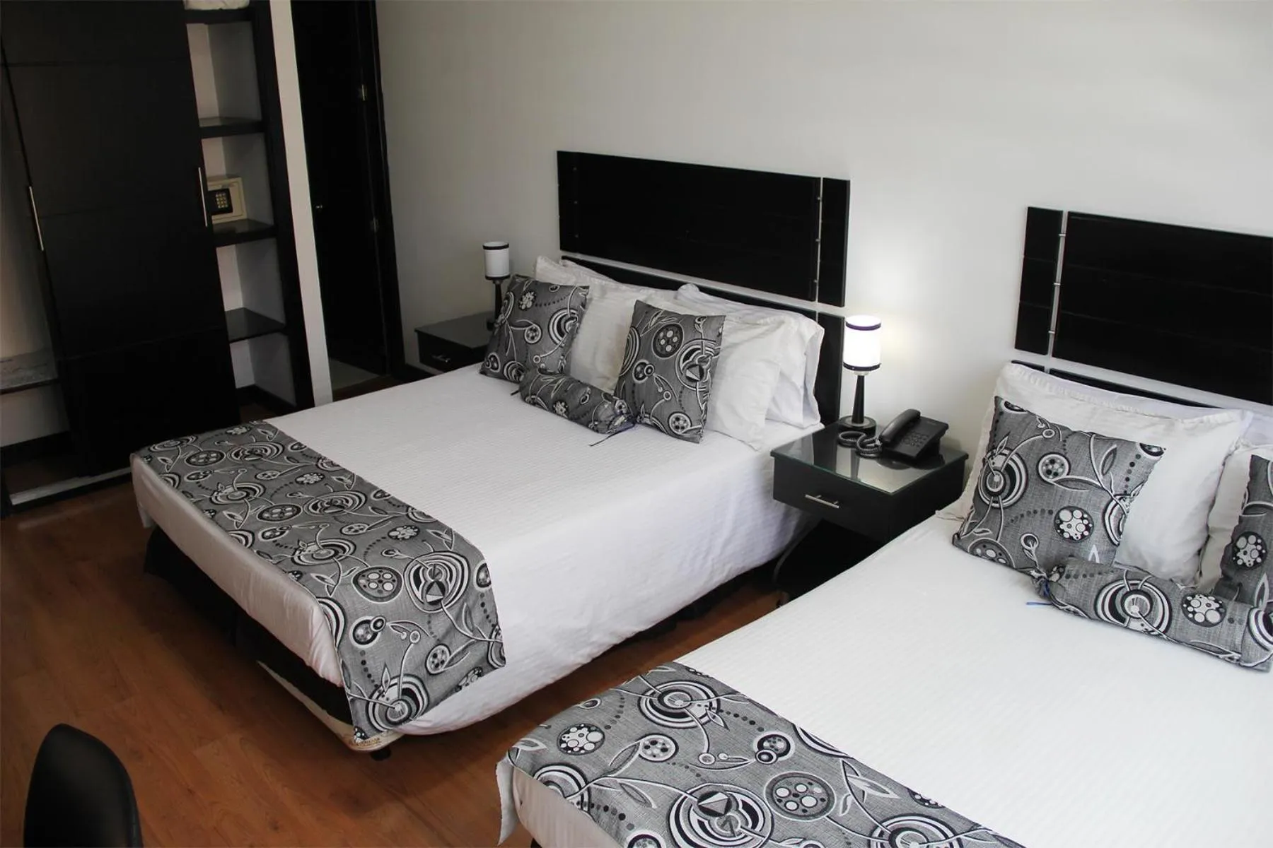 Photo of the whole room, Bed in Hotel Santafe Real