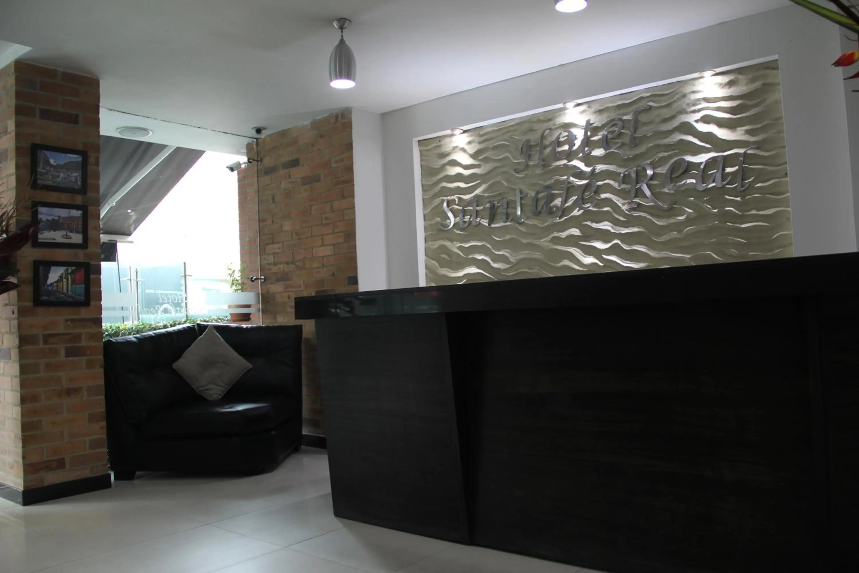 Lobby or reception in Hotel Santafe Real