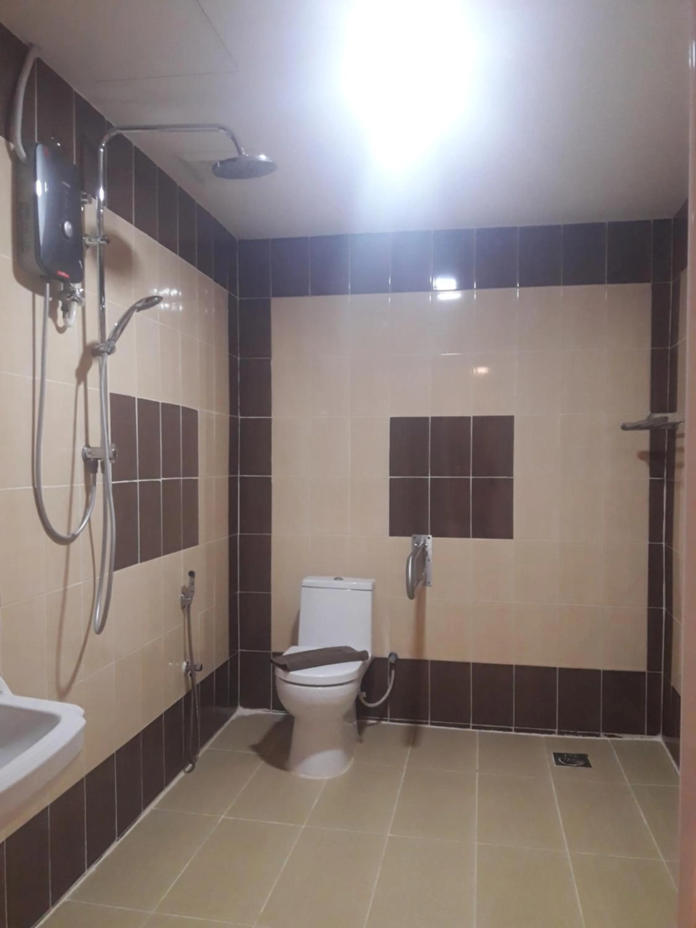 Bathroom in Shobi Hotel Johor Bahru Near CIQ JB