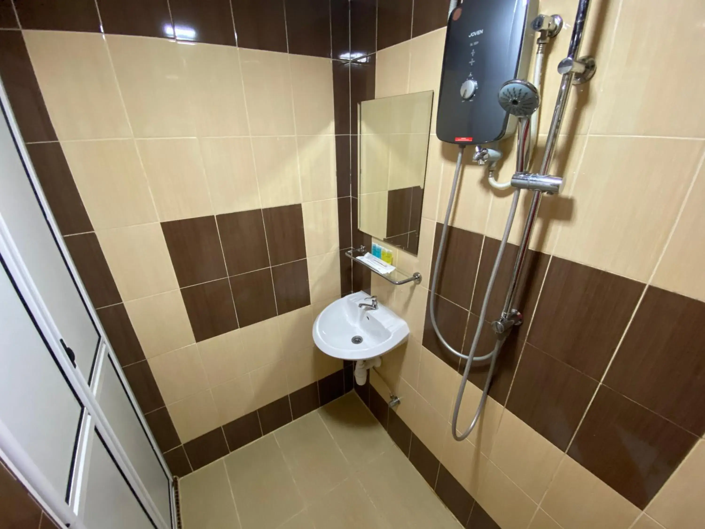 Superior Twin Room in Shobi Hotel Johor Bahru Near CIQ JB Superior Twin Room in Shobi Hotel Johor Bahru Near CIQ JB