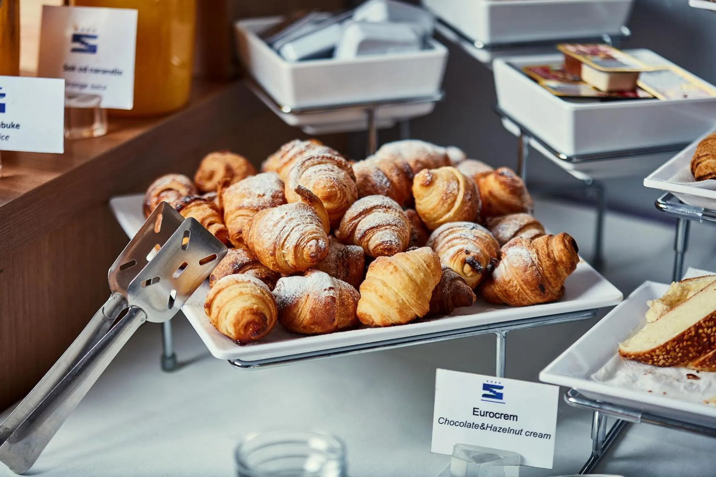 Food and drinks in Hotel Srbija Garden-FREE PARKING