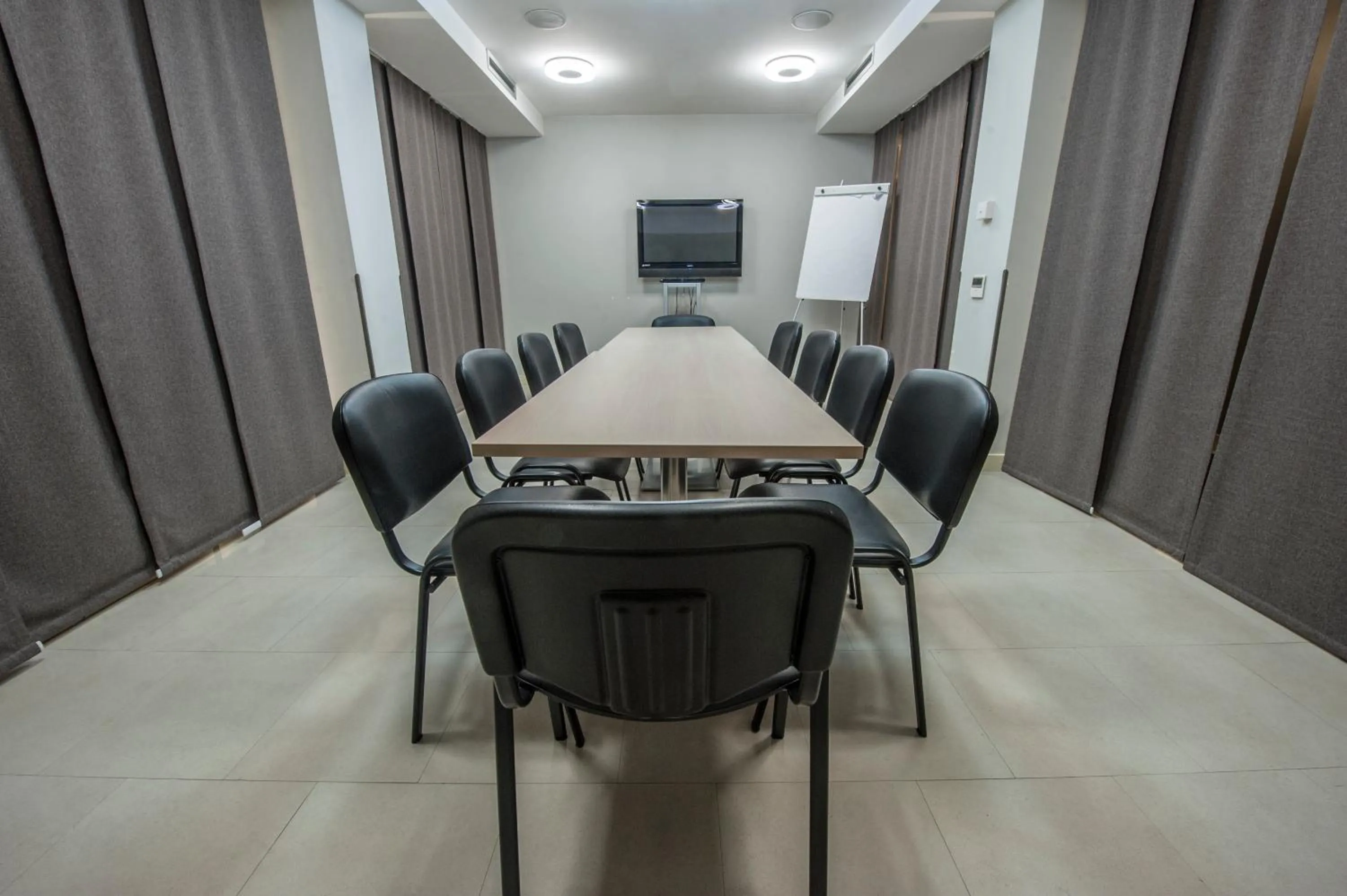 Business facilities in Hotel Srbija Garden-FREE PARKING