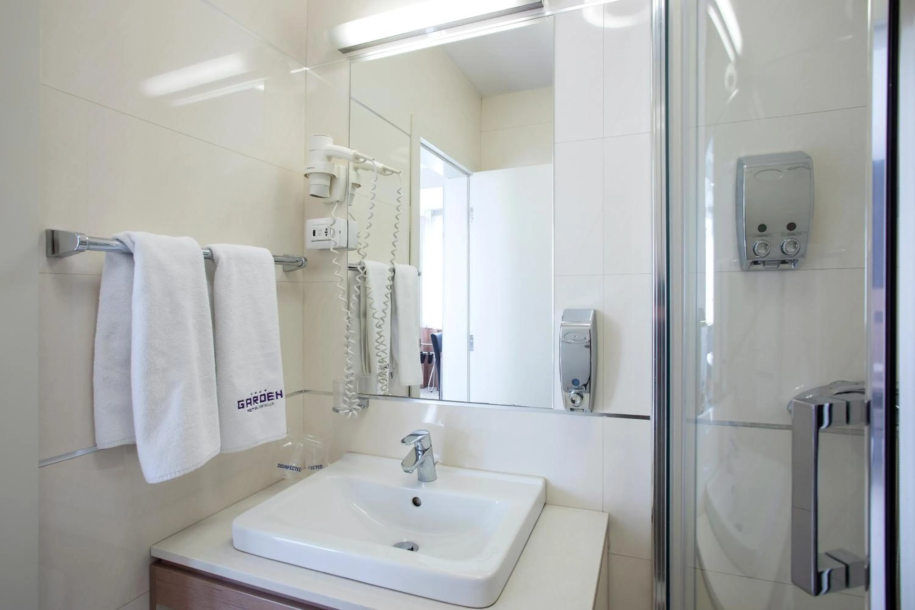 Shower in Hotel Srbija Garden-FREE PARKING