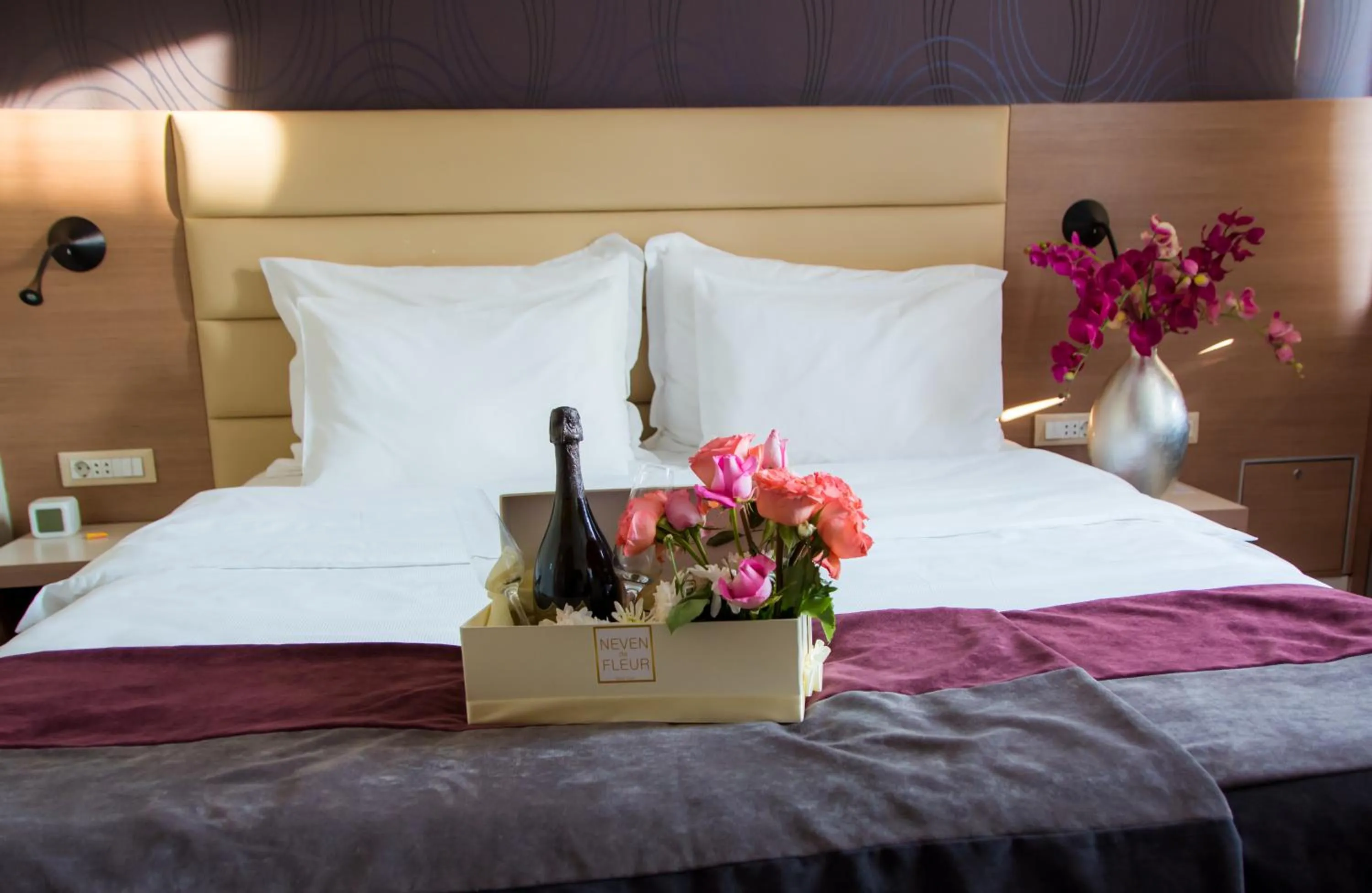 Bed in Hotel Srbija Garden-FREE PARKING