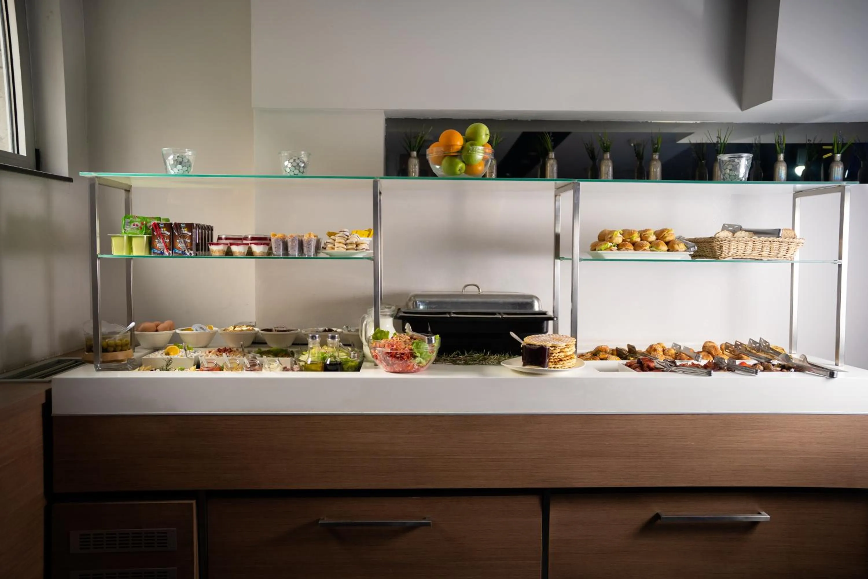 Breakfast in Hotel Srbija Garden-FREE PARKING