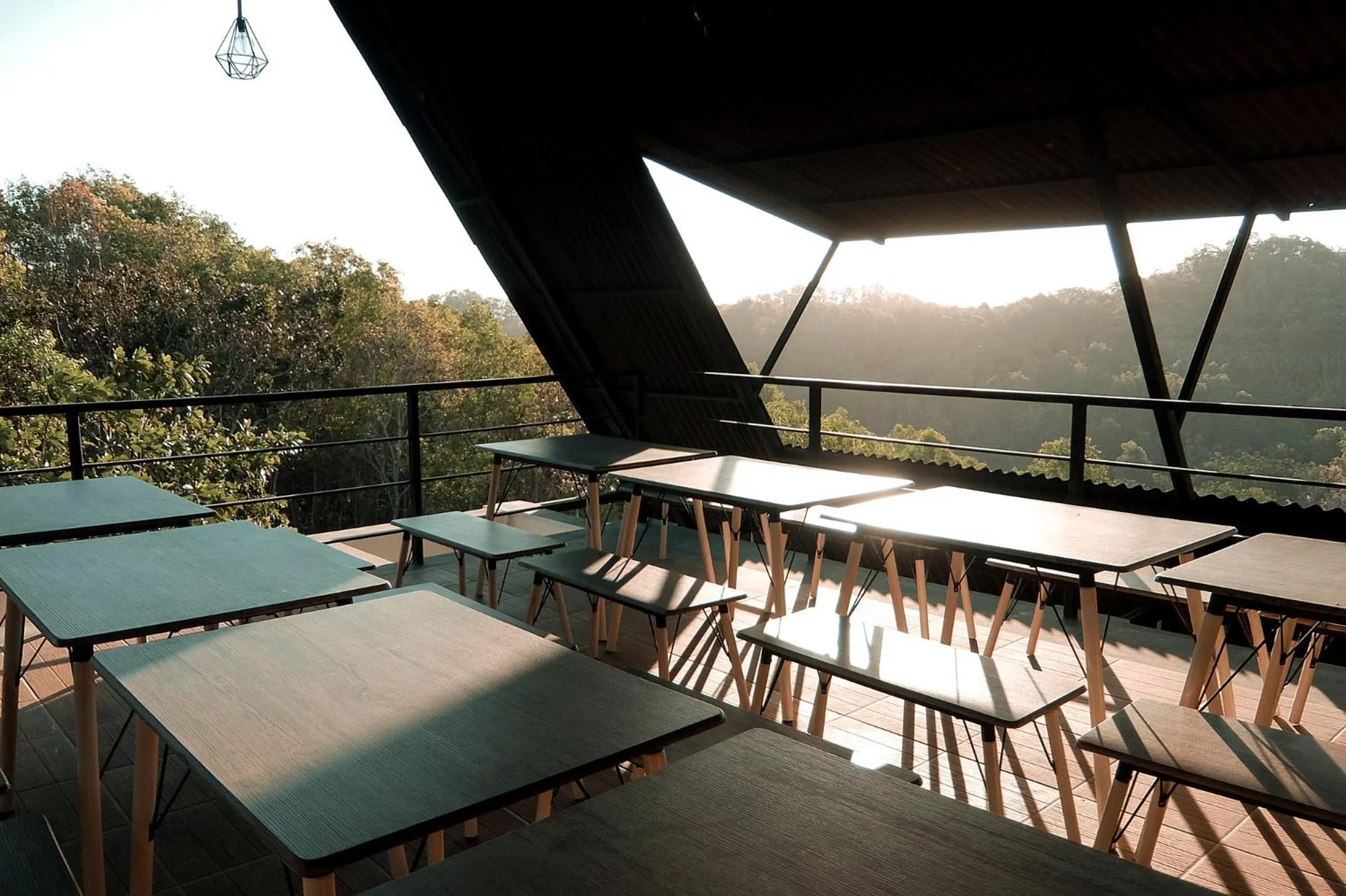 Restaurant/places to eat in Radika Paradise Villa & Cottage