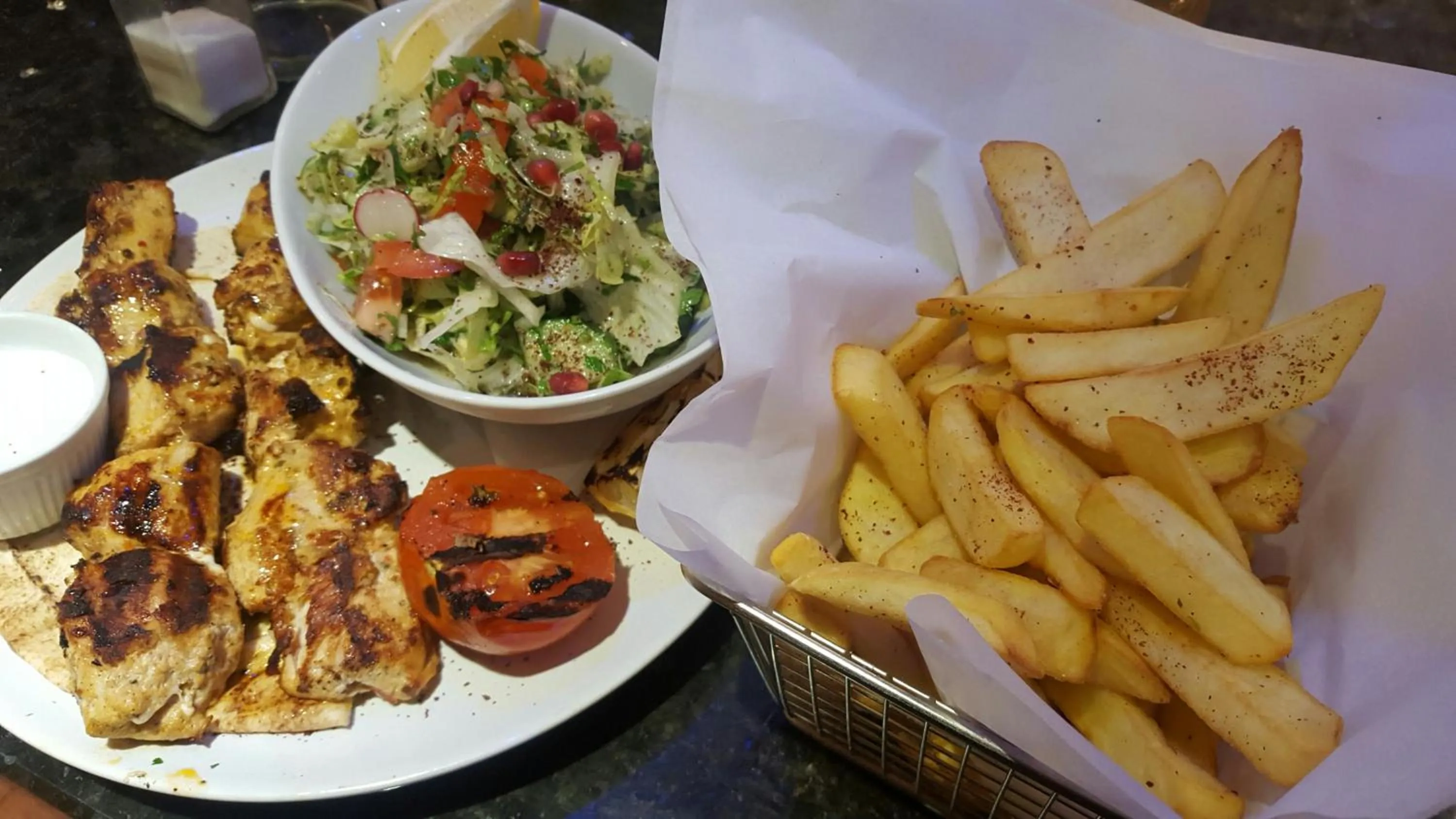 Food and drinks in Heathrow Inn Hotel