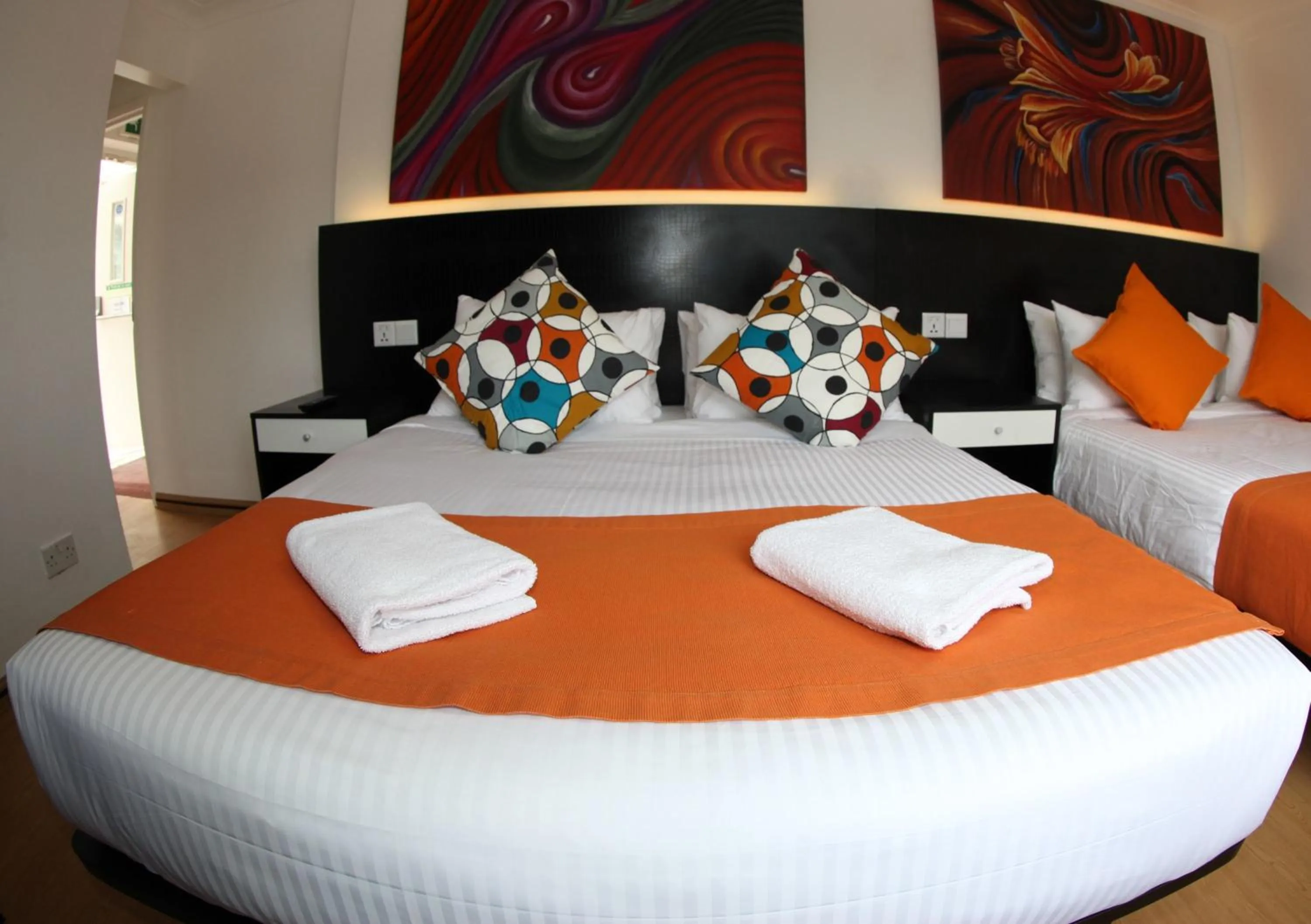 Bed in Heathrow Inn Hotel