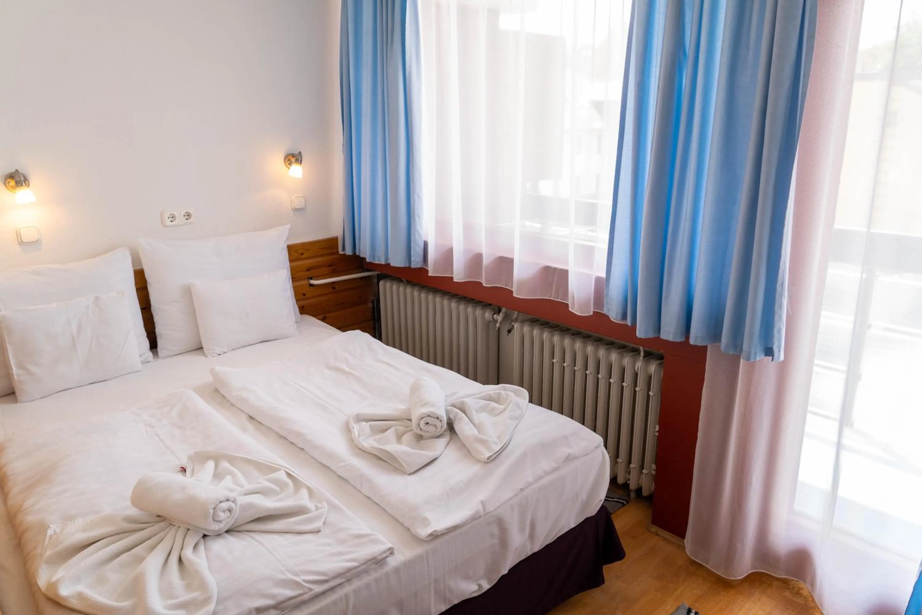 Bedroom, Bed in Majerik Hotel