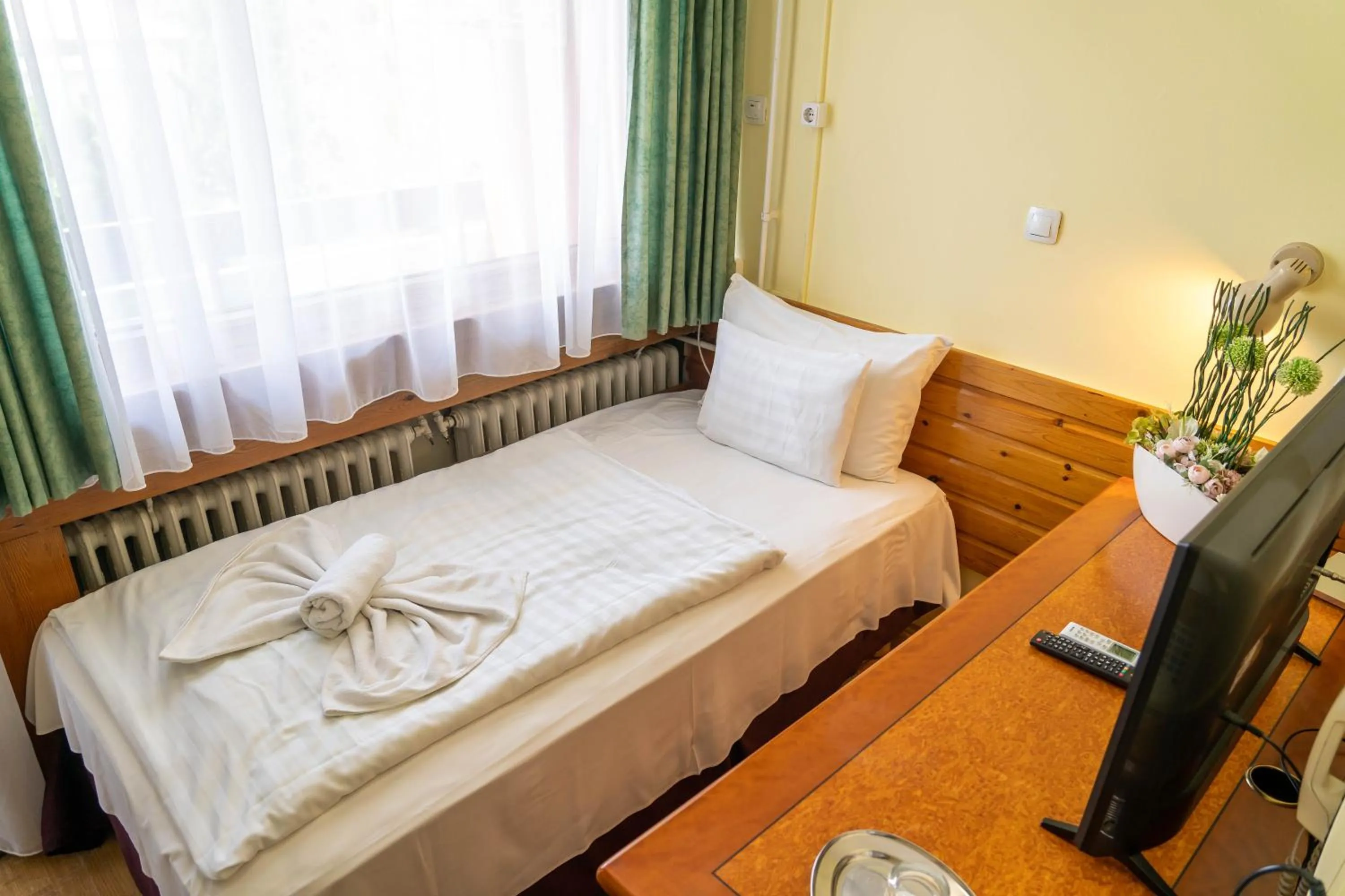 Bed in Majerik Hotel