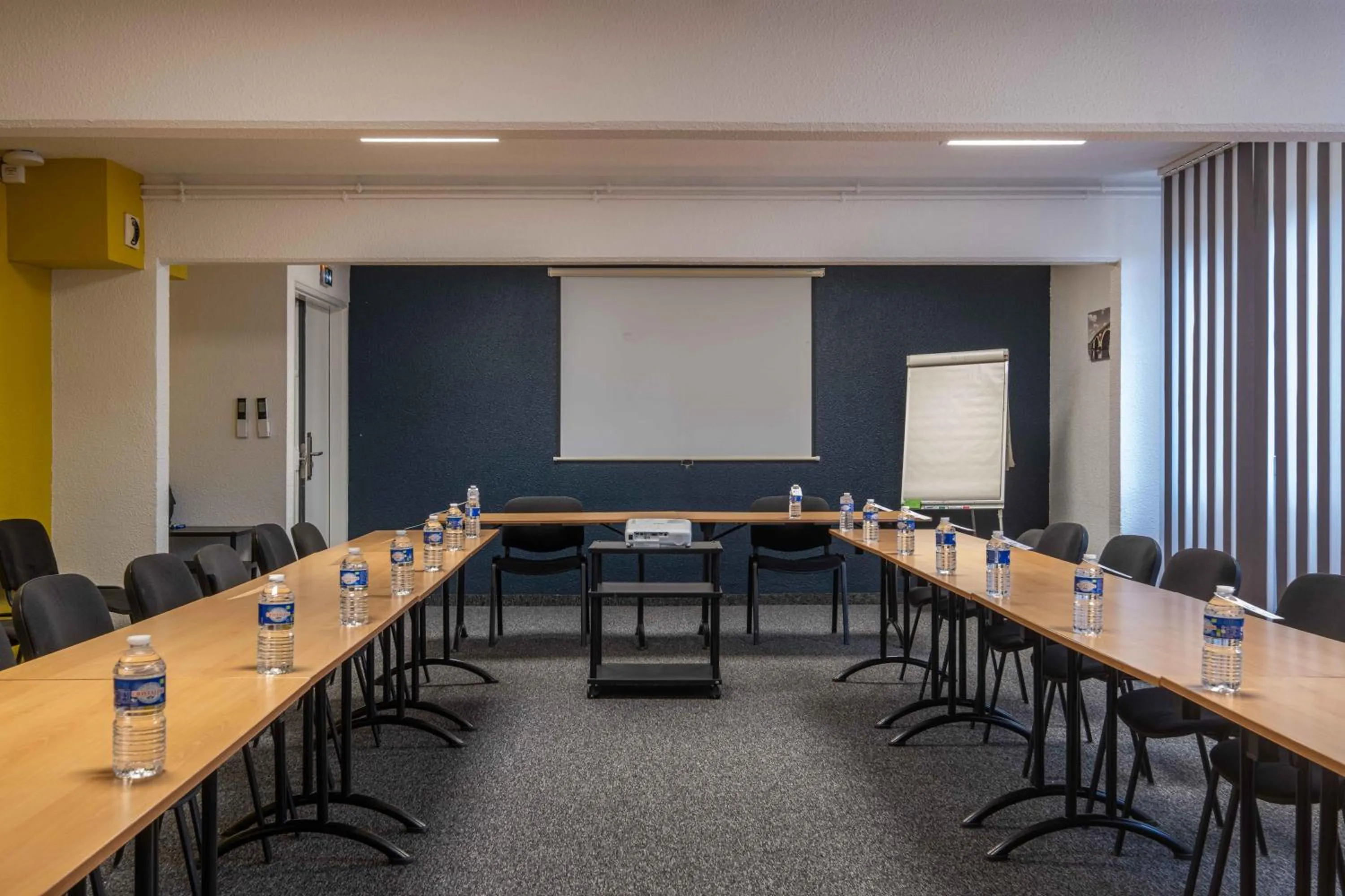 Meeting/conference room in The Originals City, Hotel Ariane, Toulouse Sud Labège