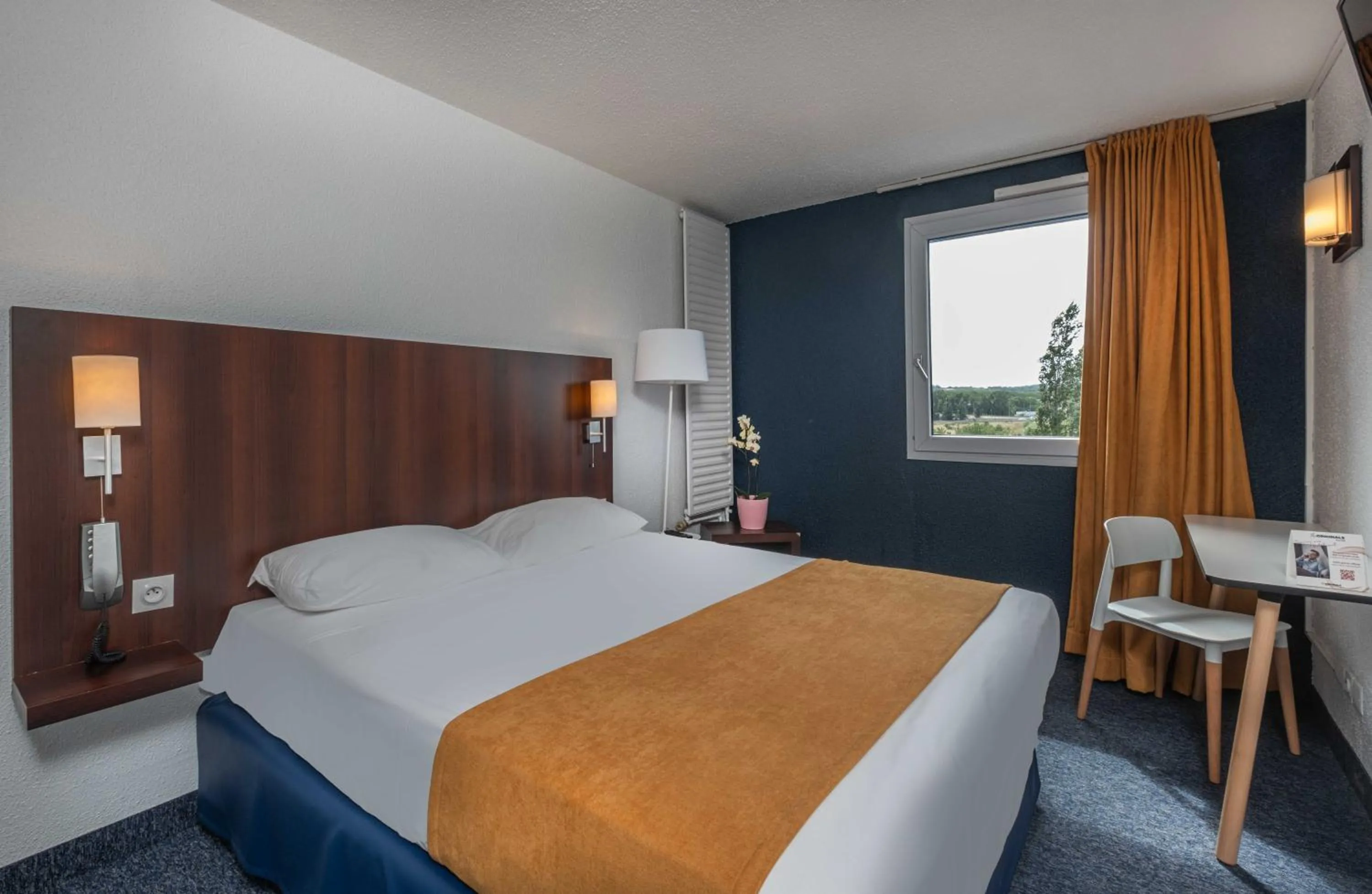 Bed in The Originals City, Hotel Ariane, Toulouse Sud Labège