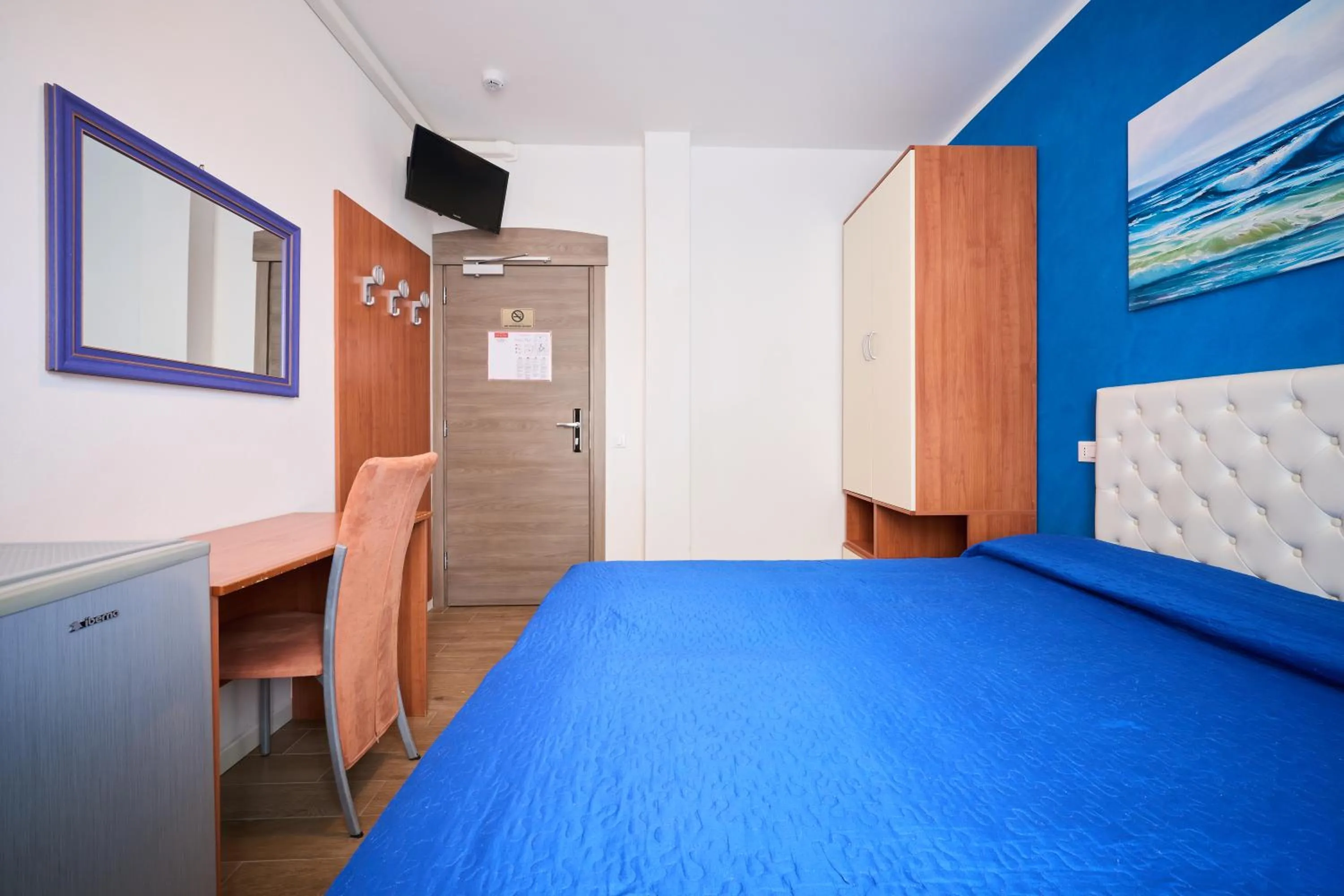 Photo of the whole room, Bed in Hotel Villa Del Mar