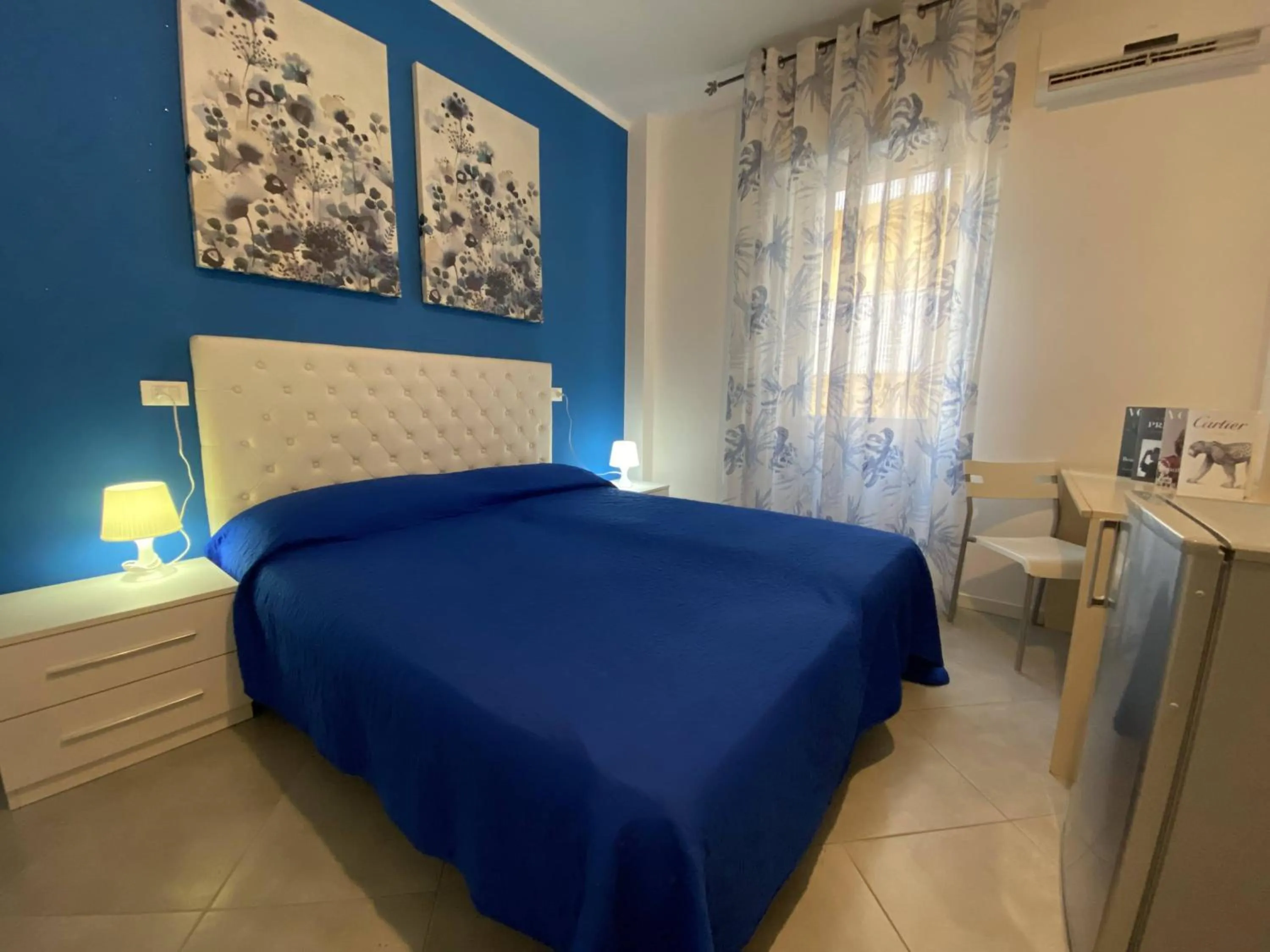 Photo of the whole room, Bed in Hotel Villa Del Mar