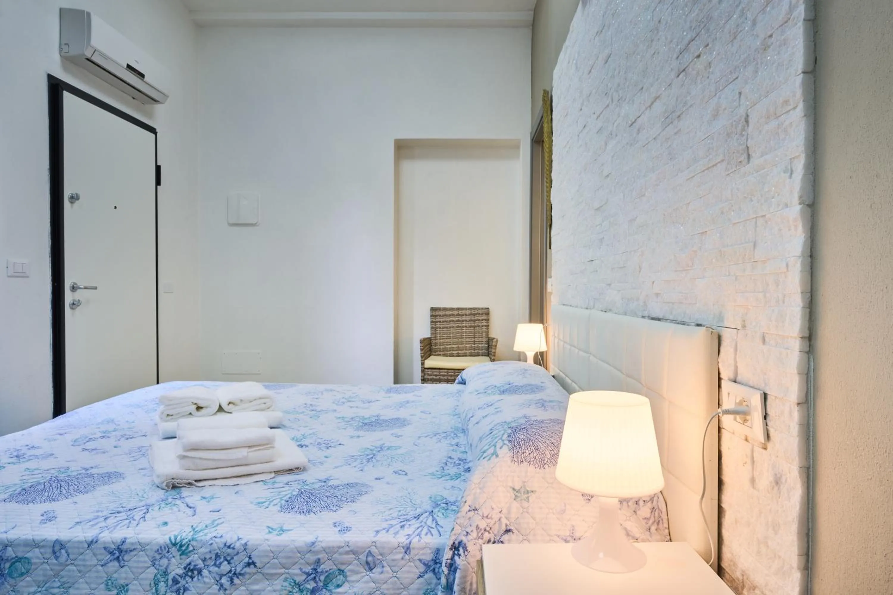 Photo of the whole room, Bed in Hotel Villa Del Mar