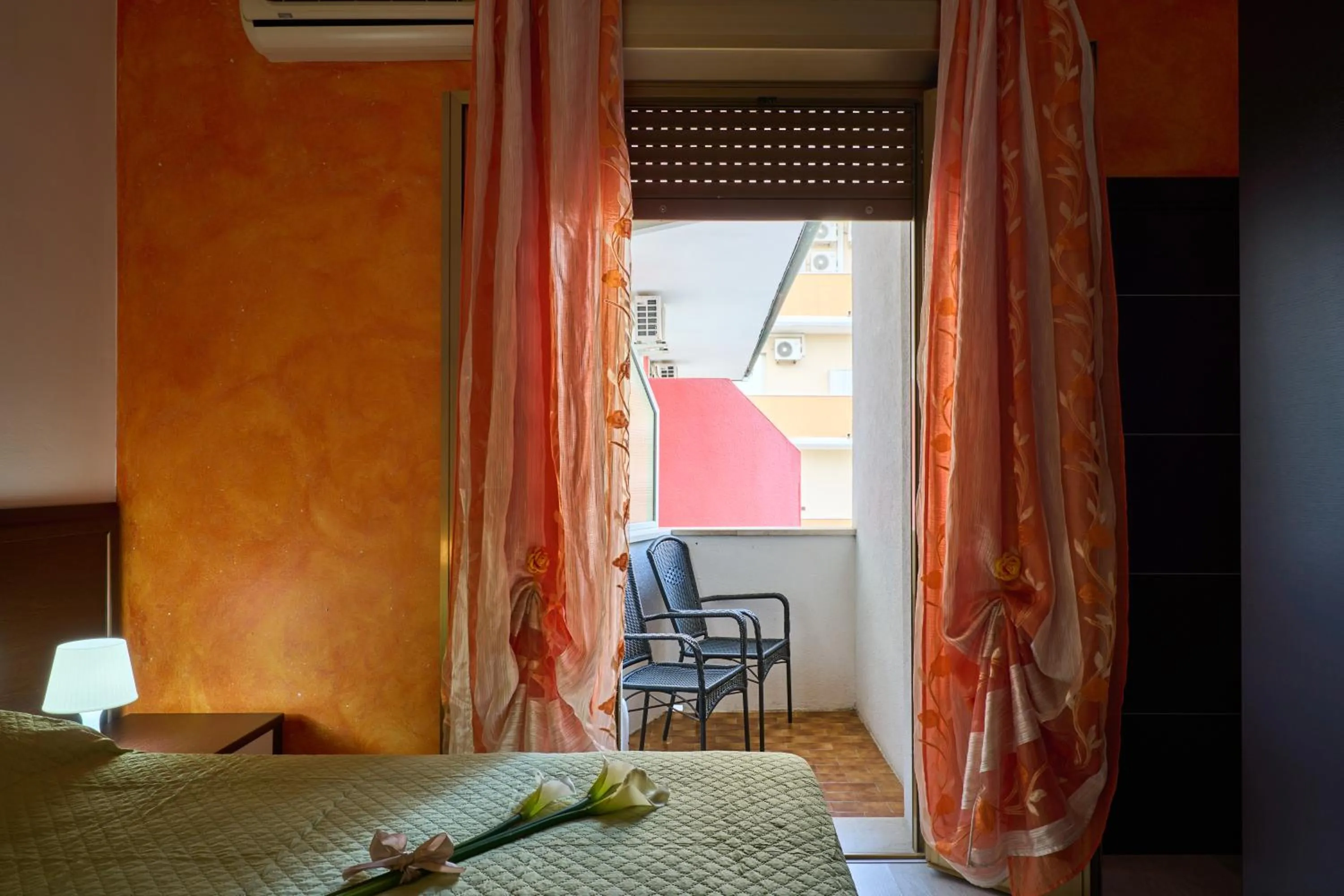 Balcony/Terrace, Bed in Hotel Villa Del Mar