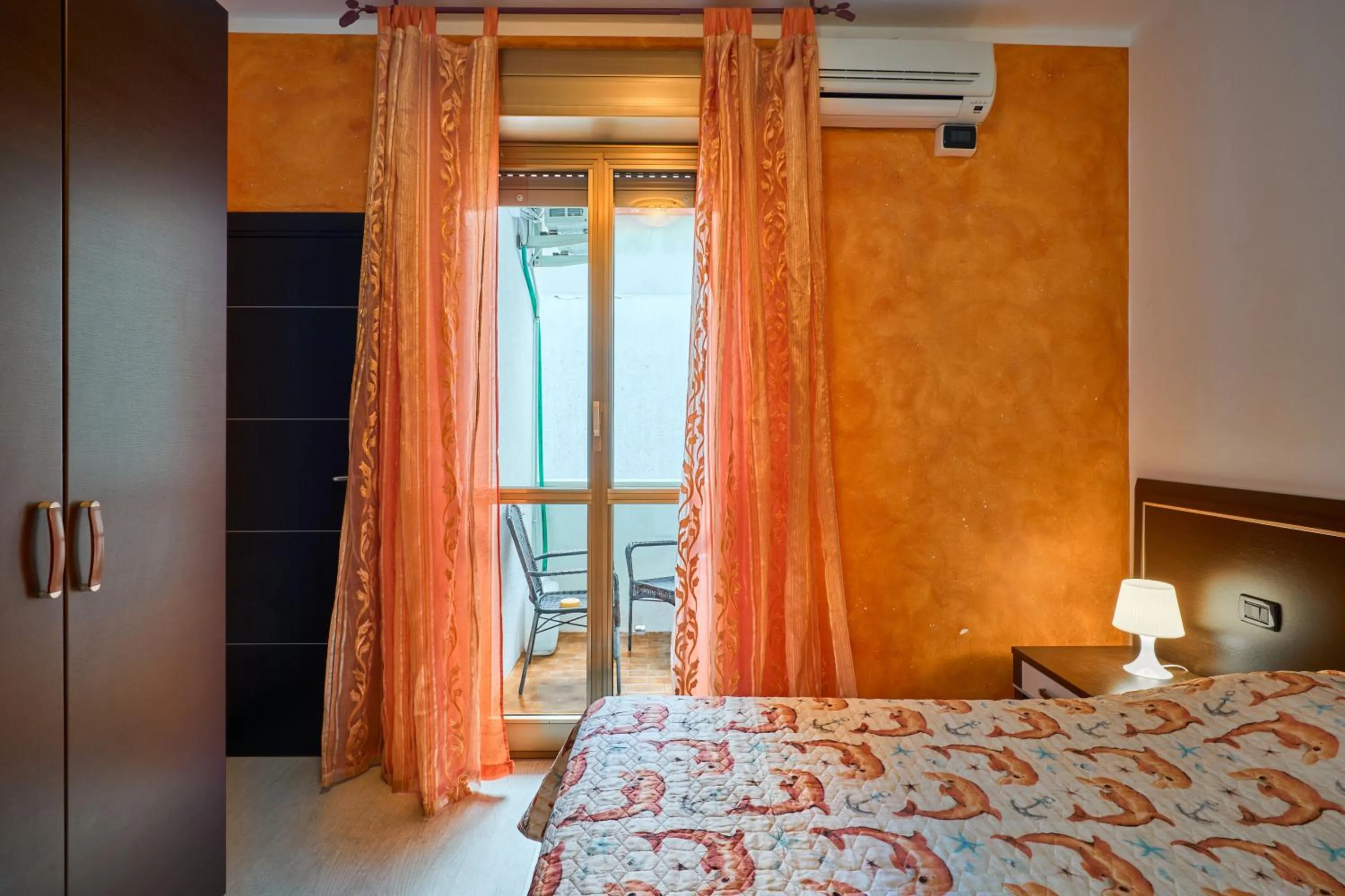 Balcony/Terrace, Bed in Hotel Villa Del Mar