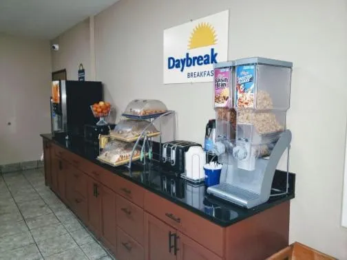 American breakfast in Days Inn & Suites by Wyndham Morris I-80