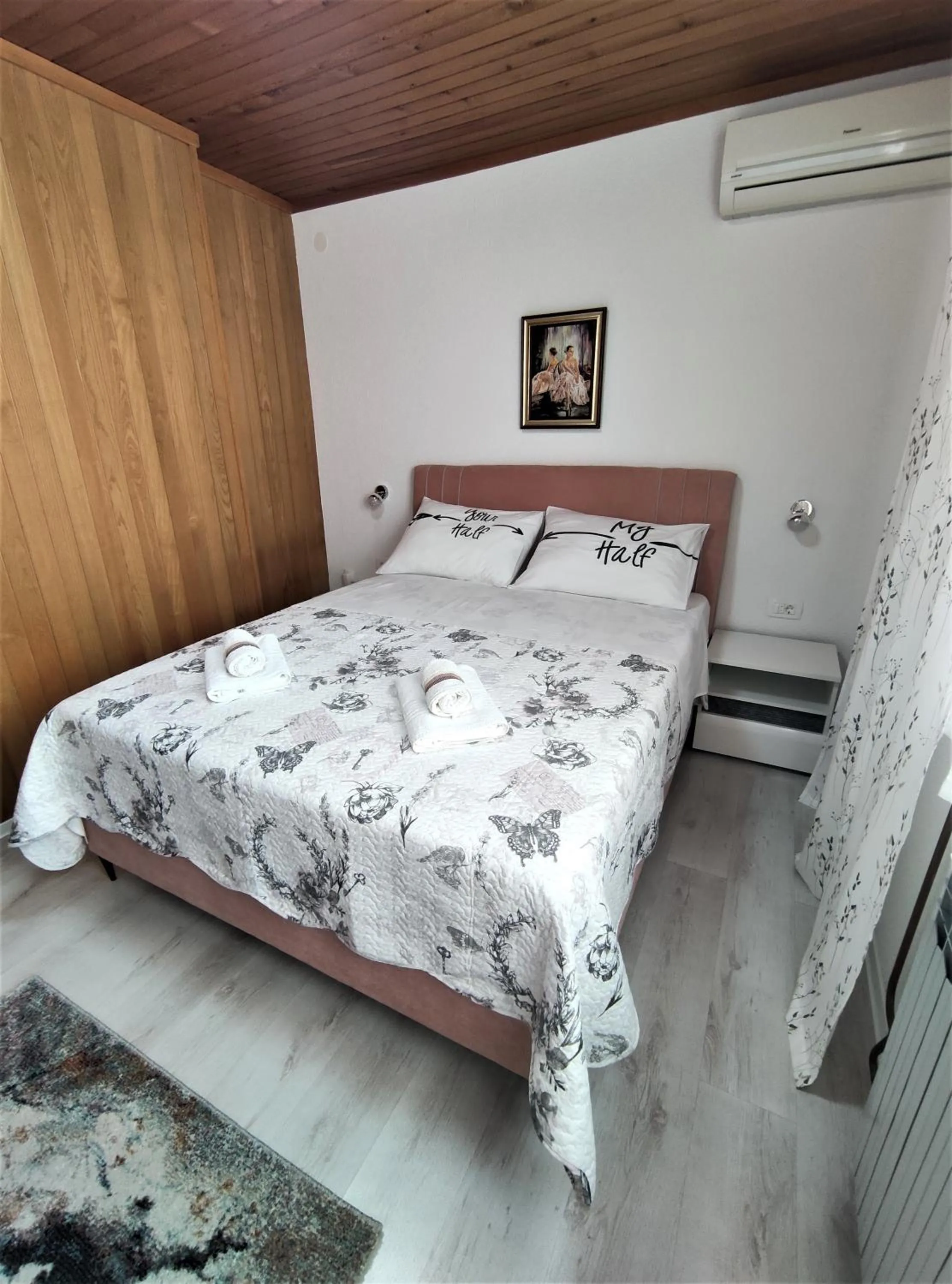 Bedroom, Bed in Villa Radić