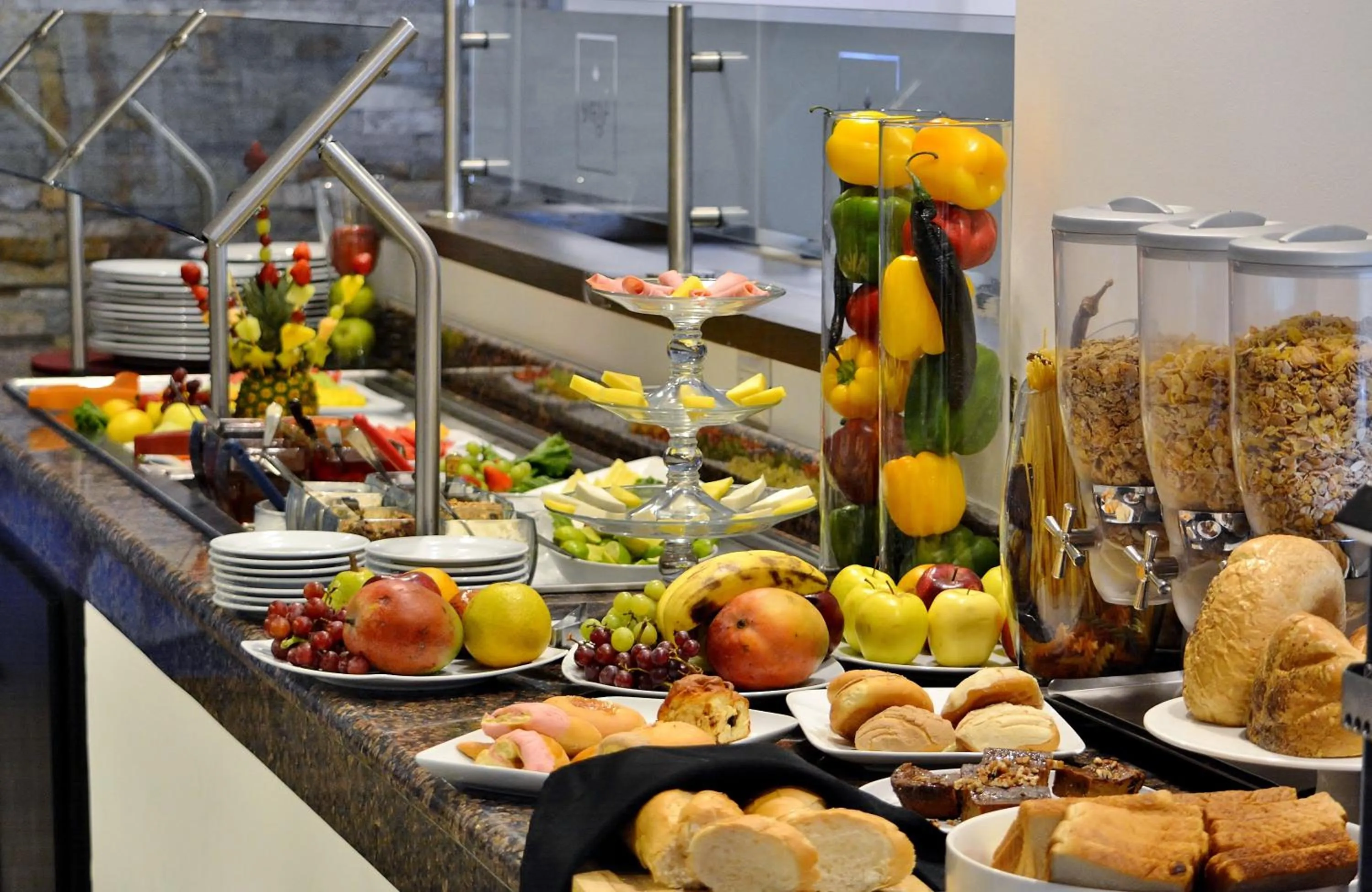 Restaurant/places to eat in Holiday Inn Reynosa Zona Dorada by IHG