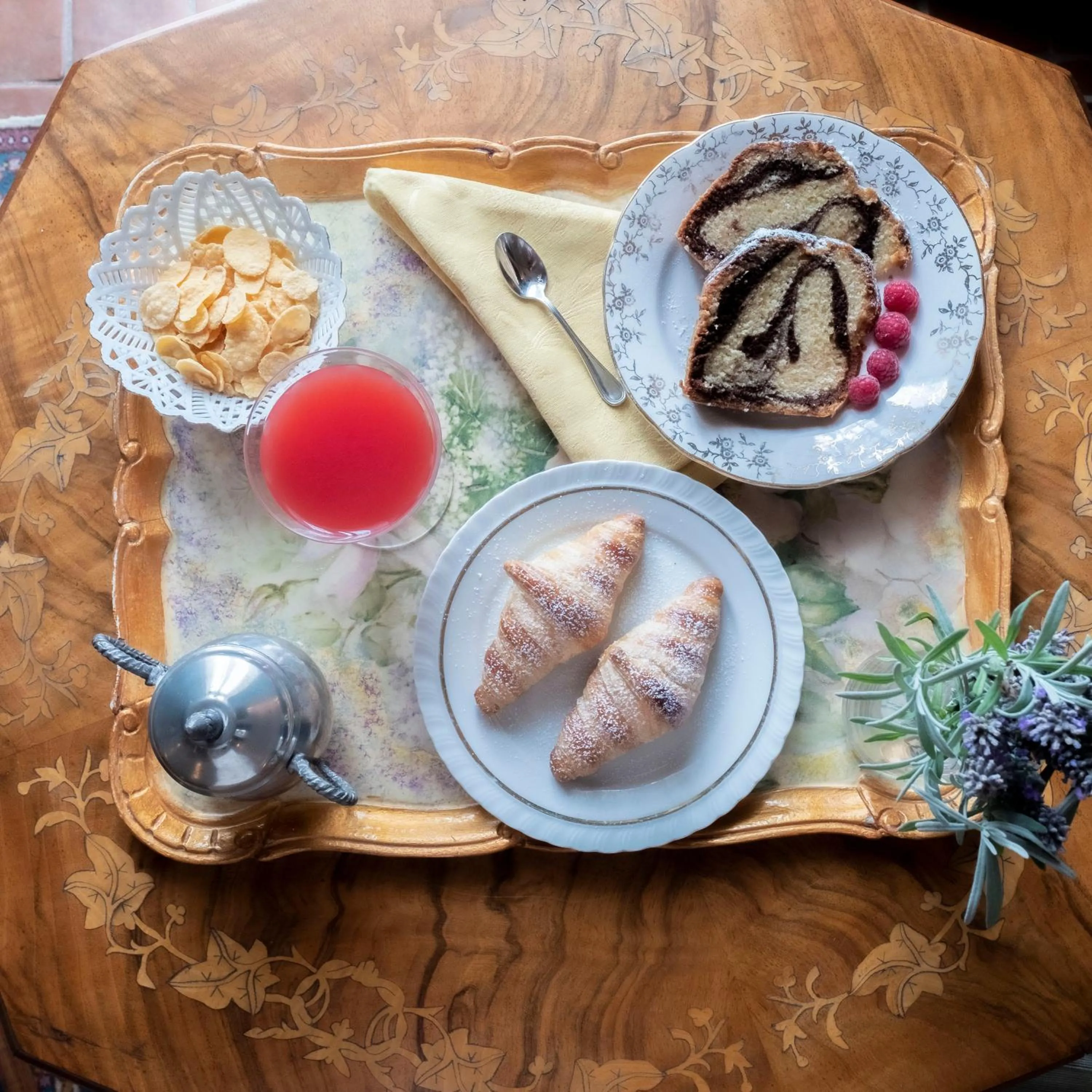 Continental breakfast in Villa Clodia Relais