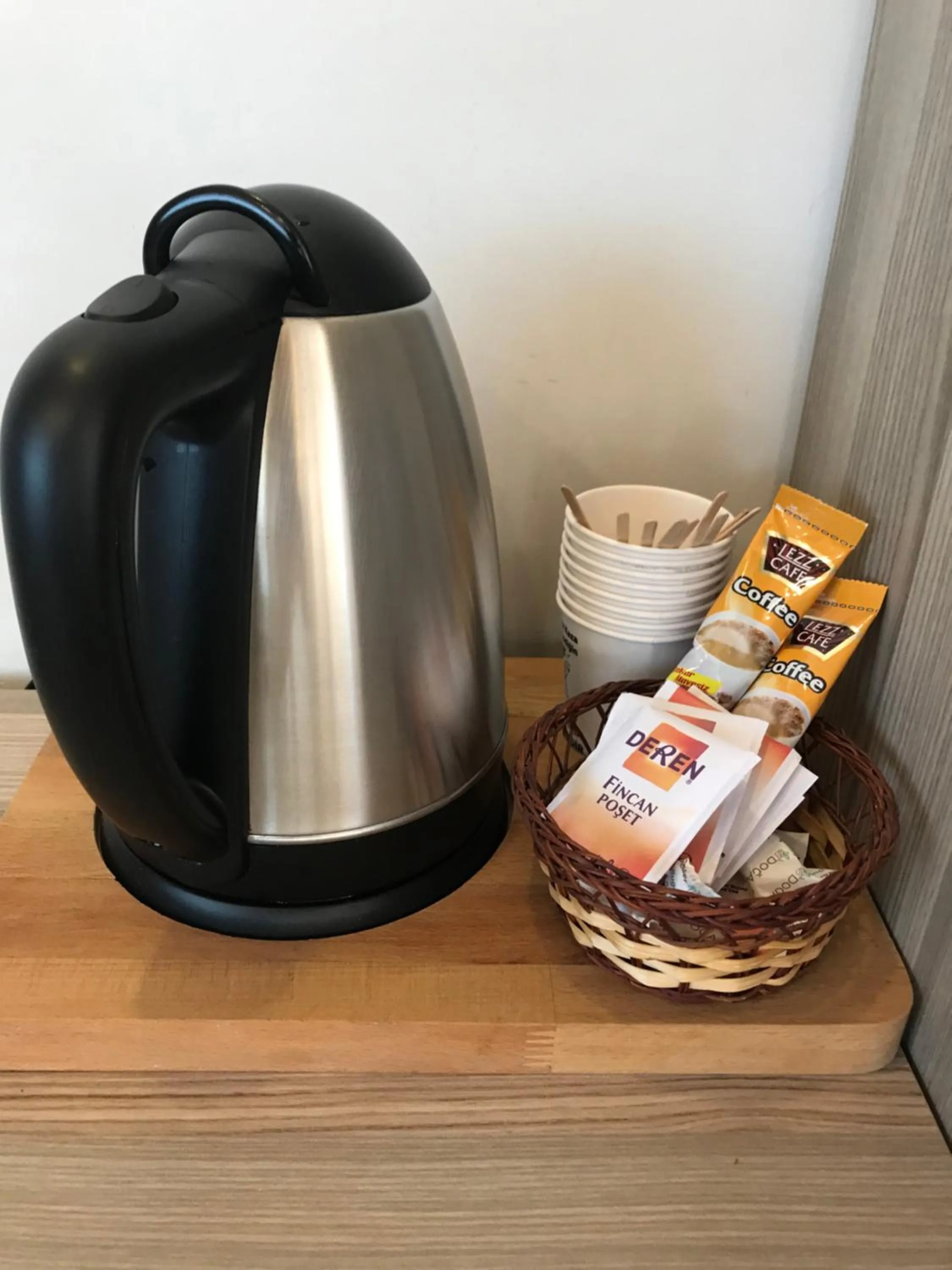 Coffee/tea facilities in Harbour Suites Old City