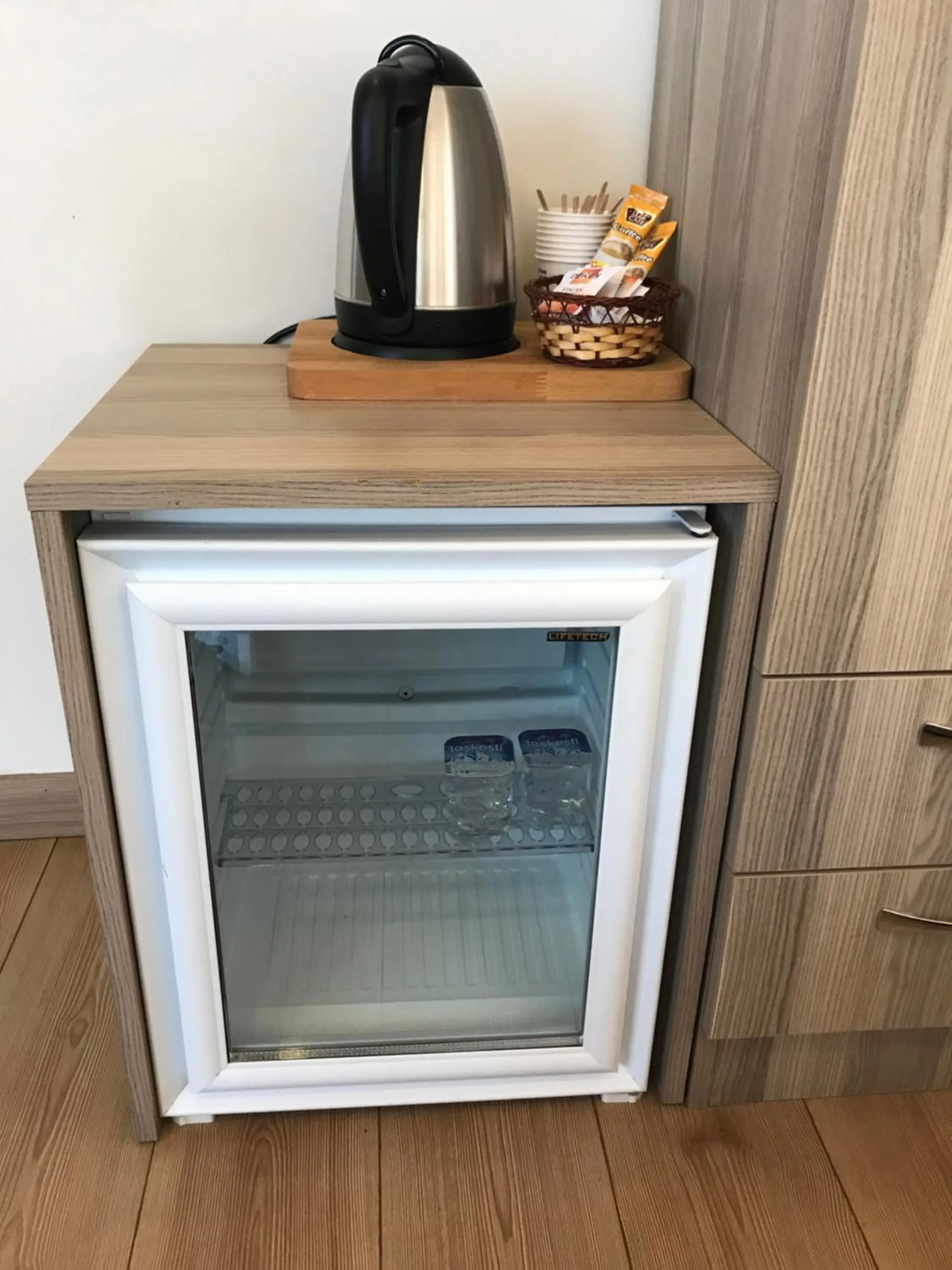 Coffee/tea facilities in Harbour Suites Old City