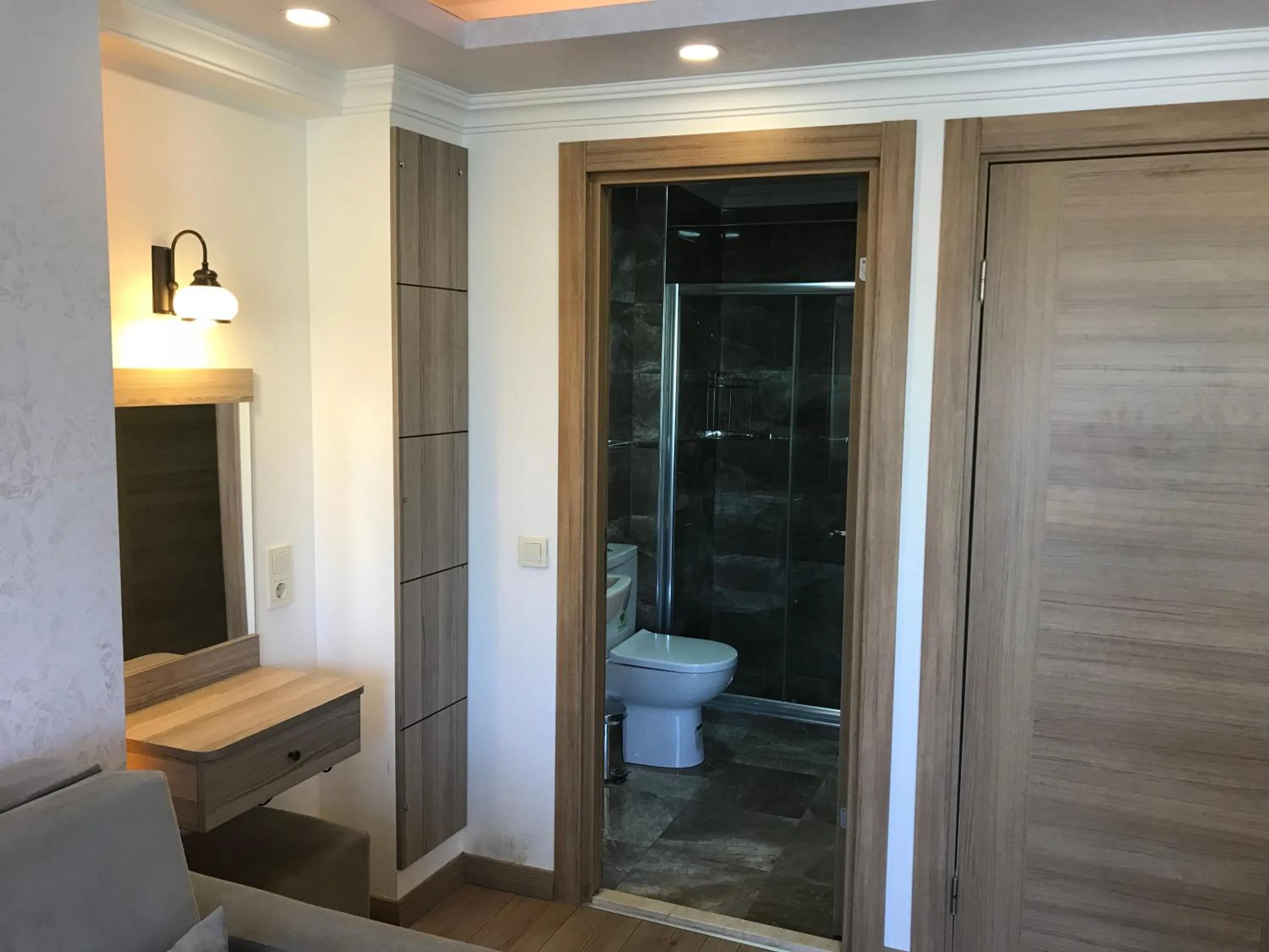 Shower in Harbour Suites Old City