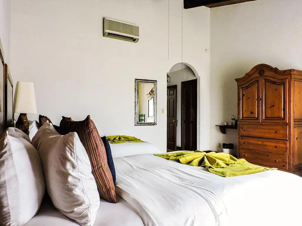 Photo of the whole room, Bed in Hacienda Bajamar