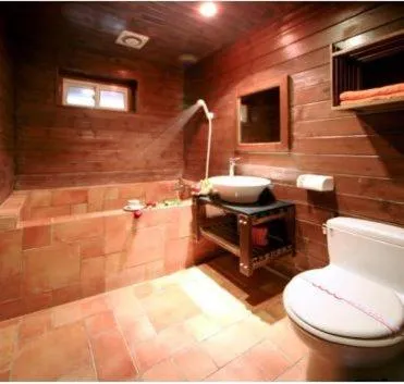 Shower in Ming Lu Holiday Hotel