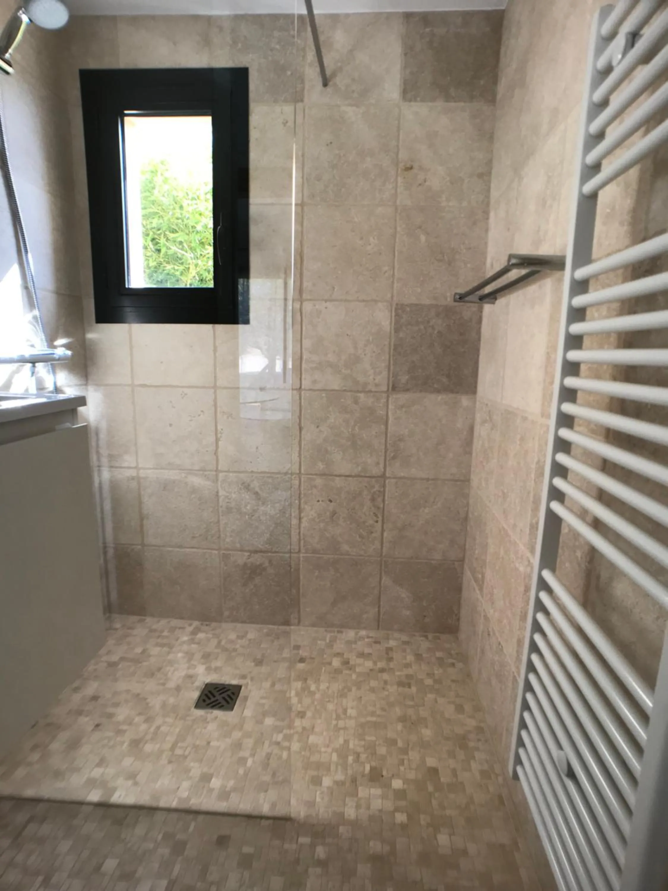Shower in Mer et Provence