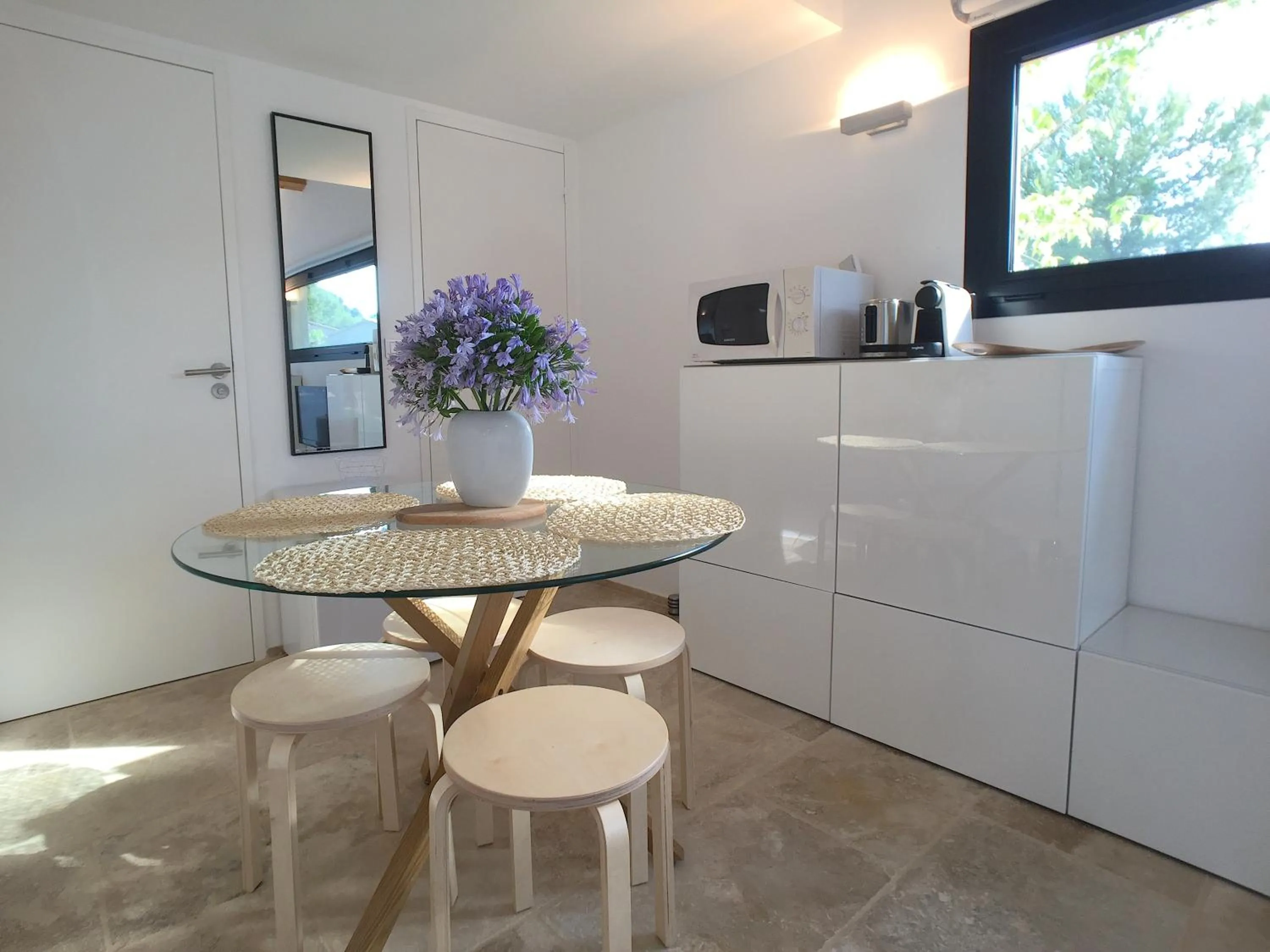 Dining area in Mer et Provence