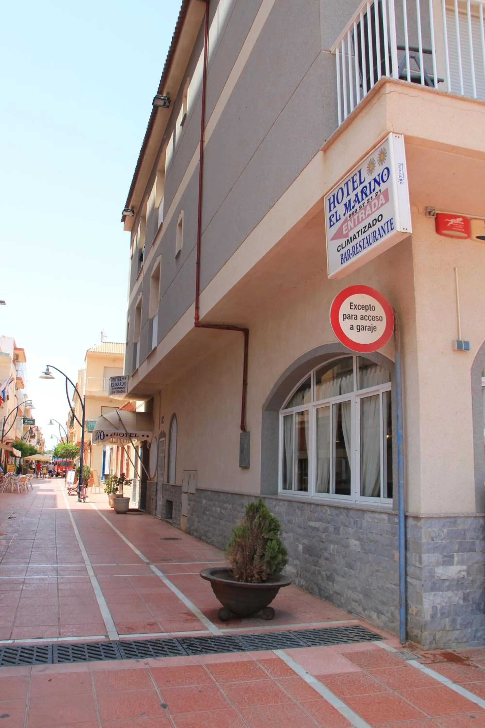 Facade/entrance in Hotel El Marino