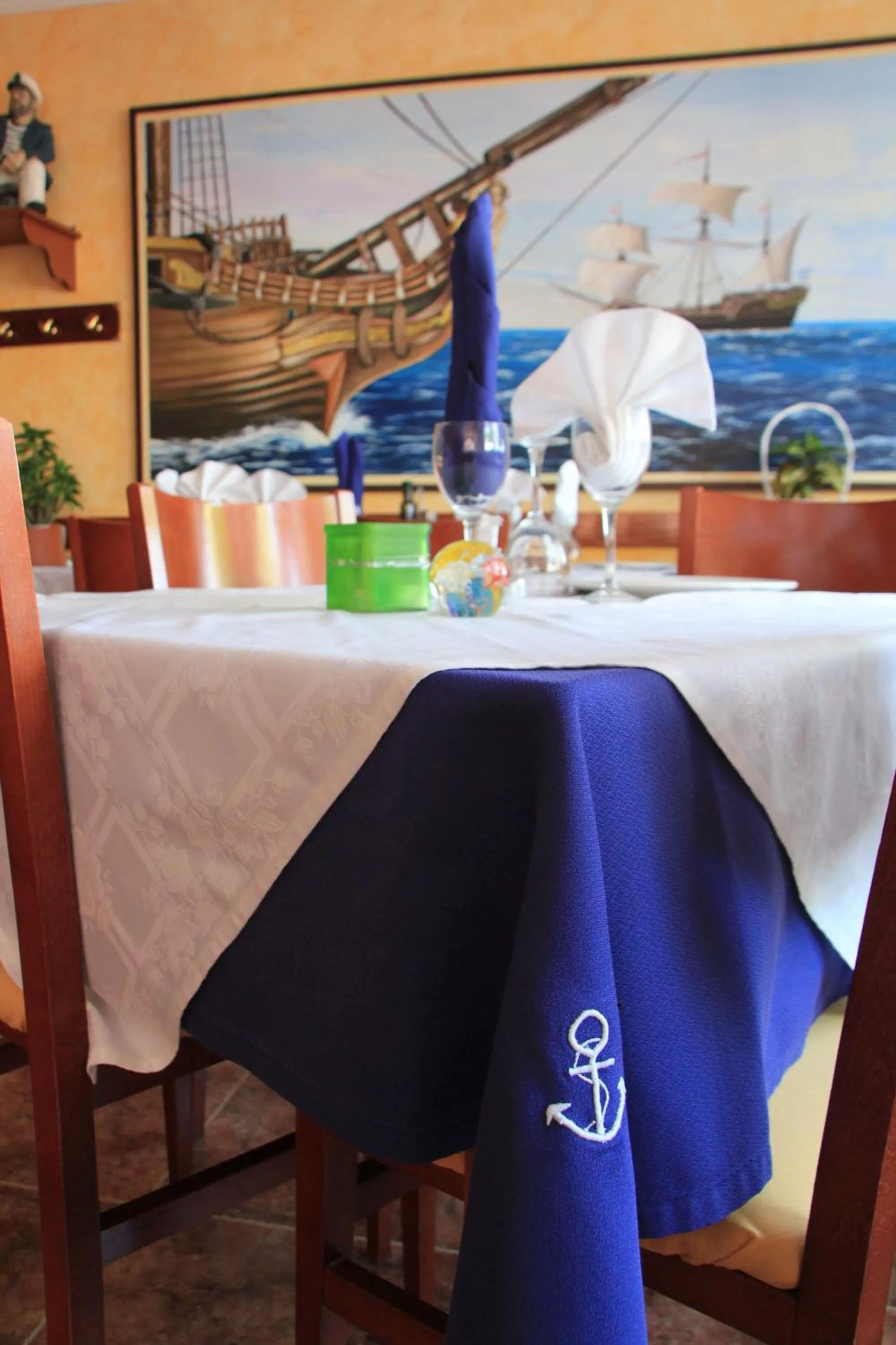 Restaurant/places to eat in Hotel El Marino