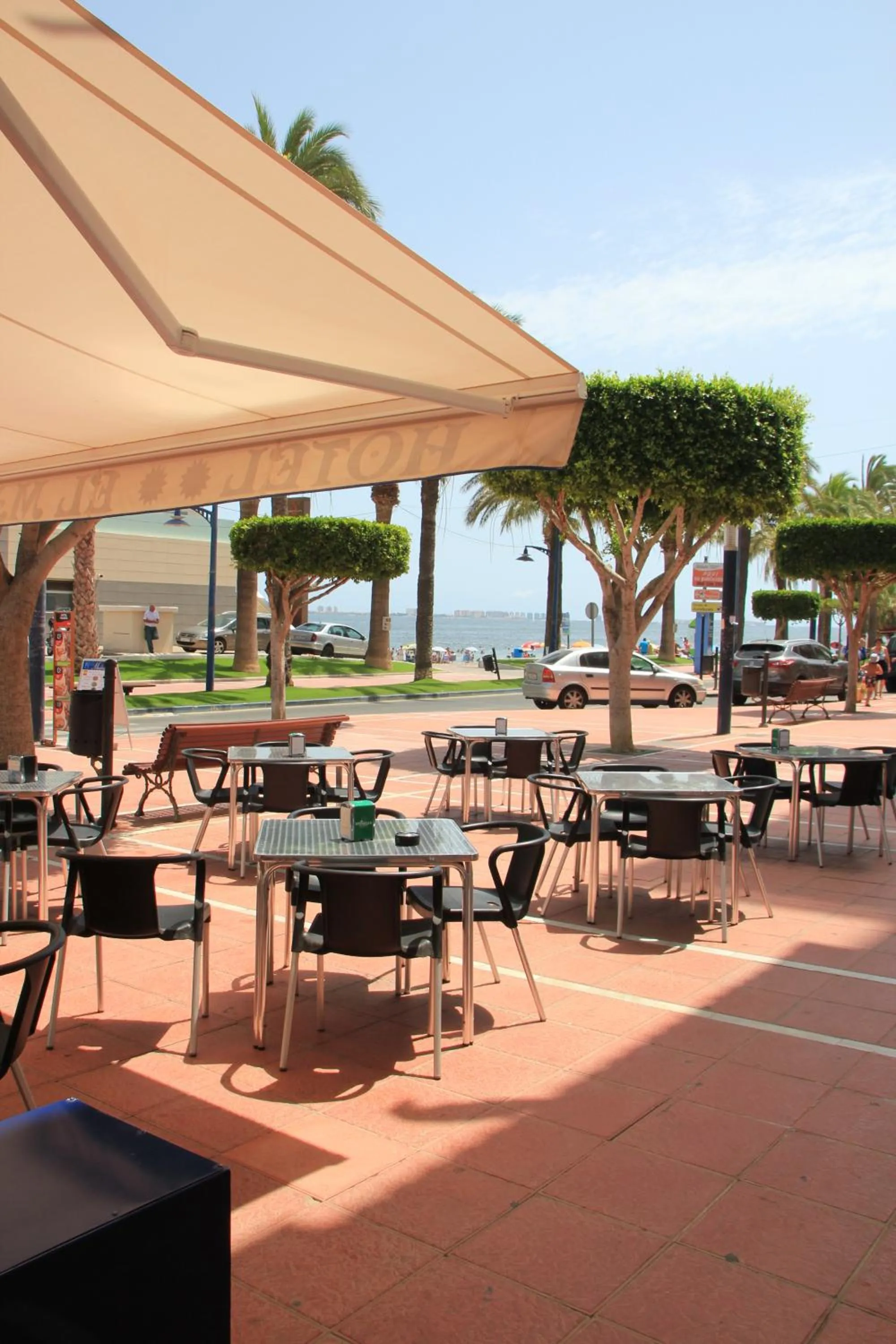 Restaurant/places to eat in Hotel El Marino